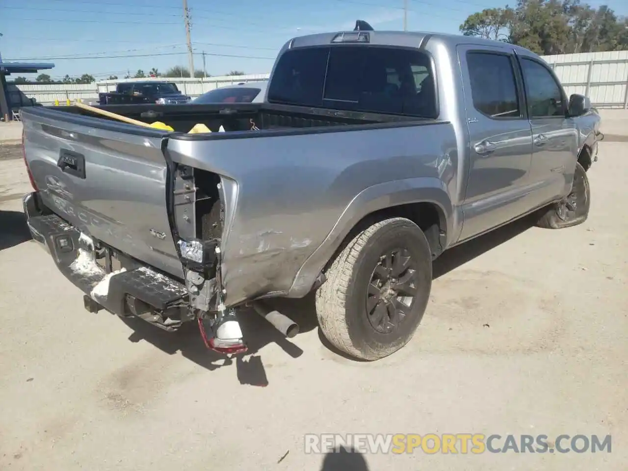 4 Photograph of a damaged car 3TYAZ5CN2MT003990 TOYOTA TACOMA 2021