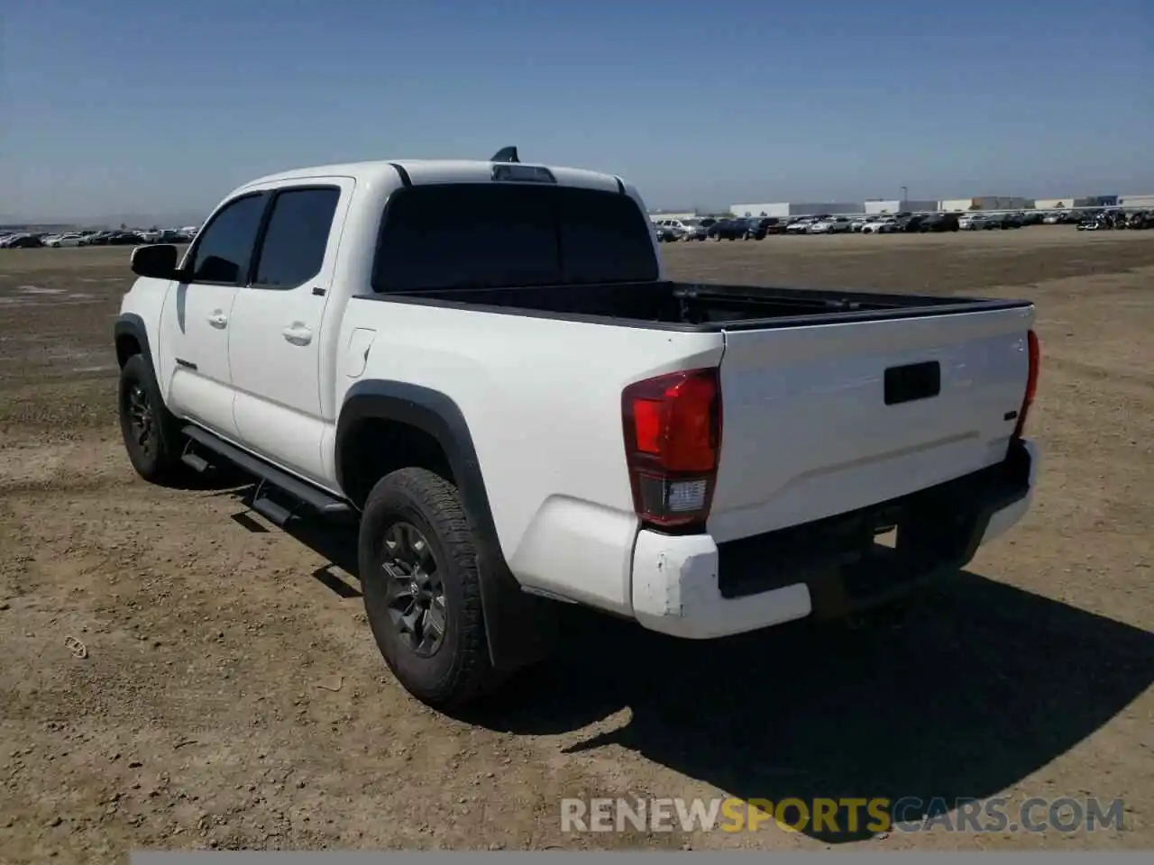 3 Photograph of a damaged car 3TYAZ5CN4MT007524 TOYOTA TACOMA 2021