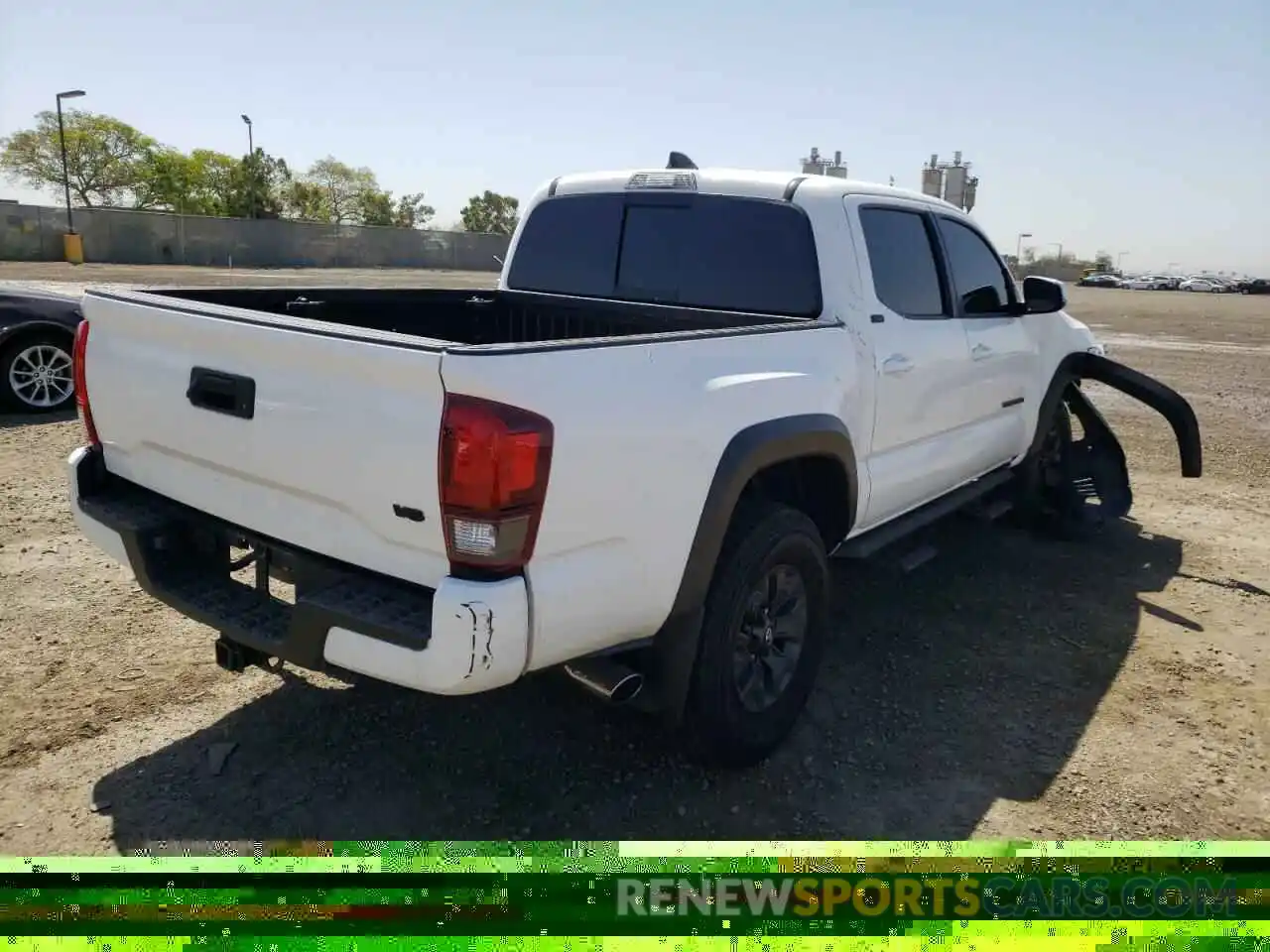 4 Photograph of a damaged car 3TYAZ5CN4MT007524 TOYOTA TACOMA 2021