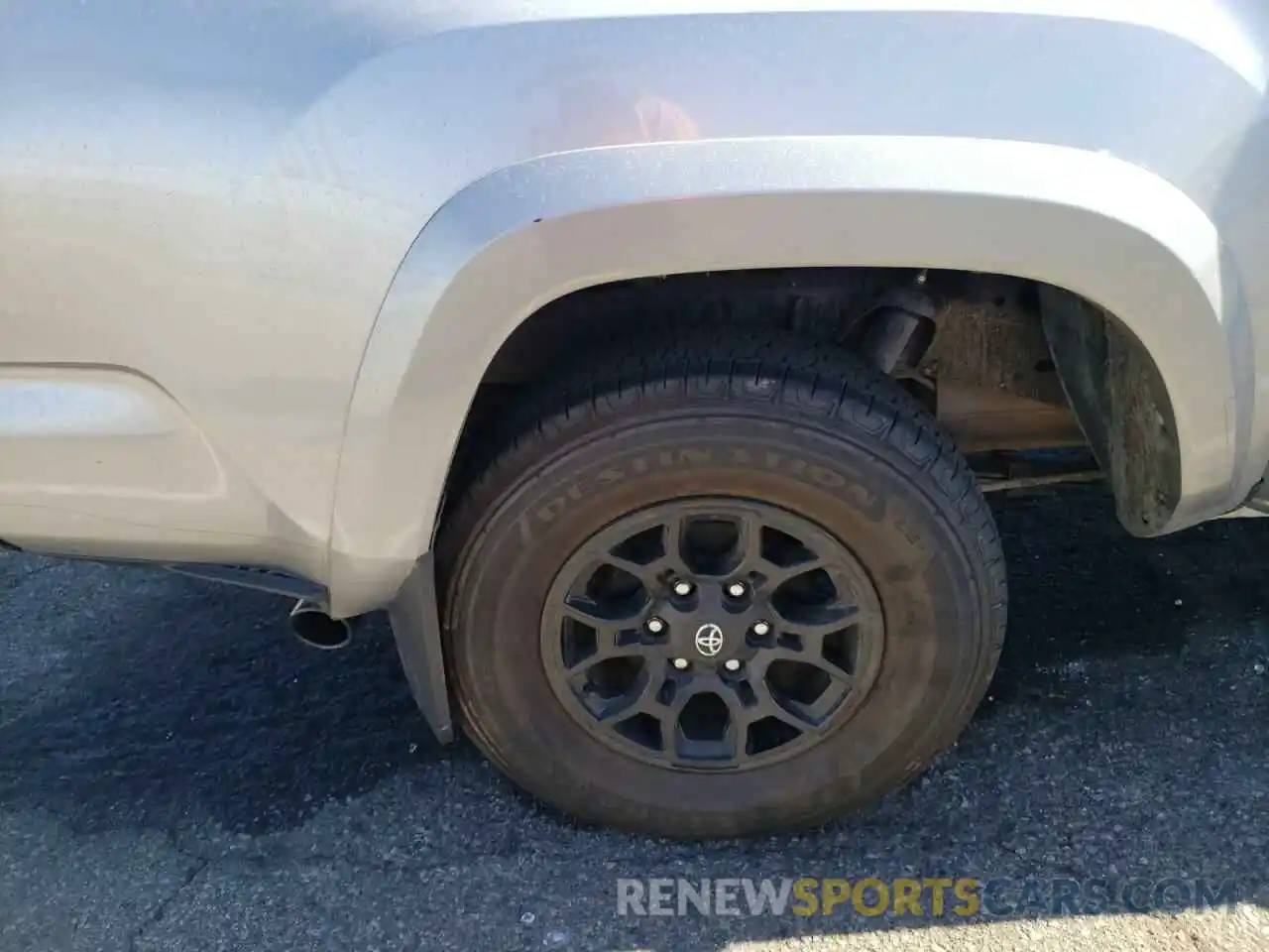 9 Photograph of a damaged car 3TYAZ5CN5MT011131 TOYOTA TACOMA 2021