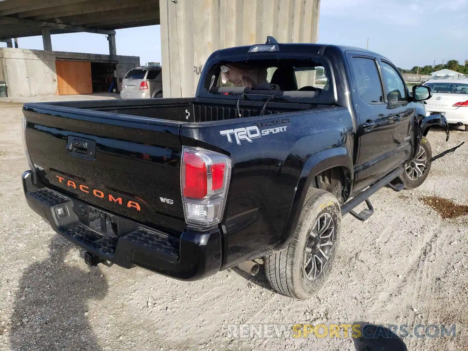 4 Photograph of a damaged car 3TYAZ5CN6MT003314 TOYOTA TACOMA 2021