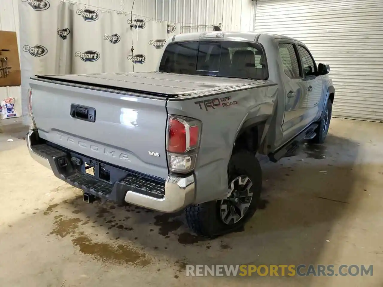 4 Photograph of a damaged car 3TYAZ5CN8MT004500 TOYOTA TACOMA 2021