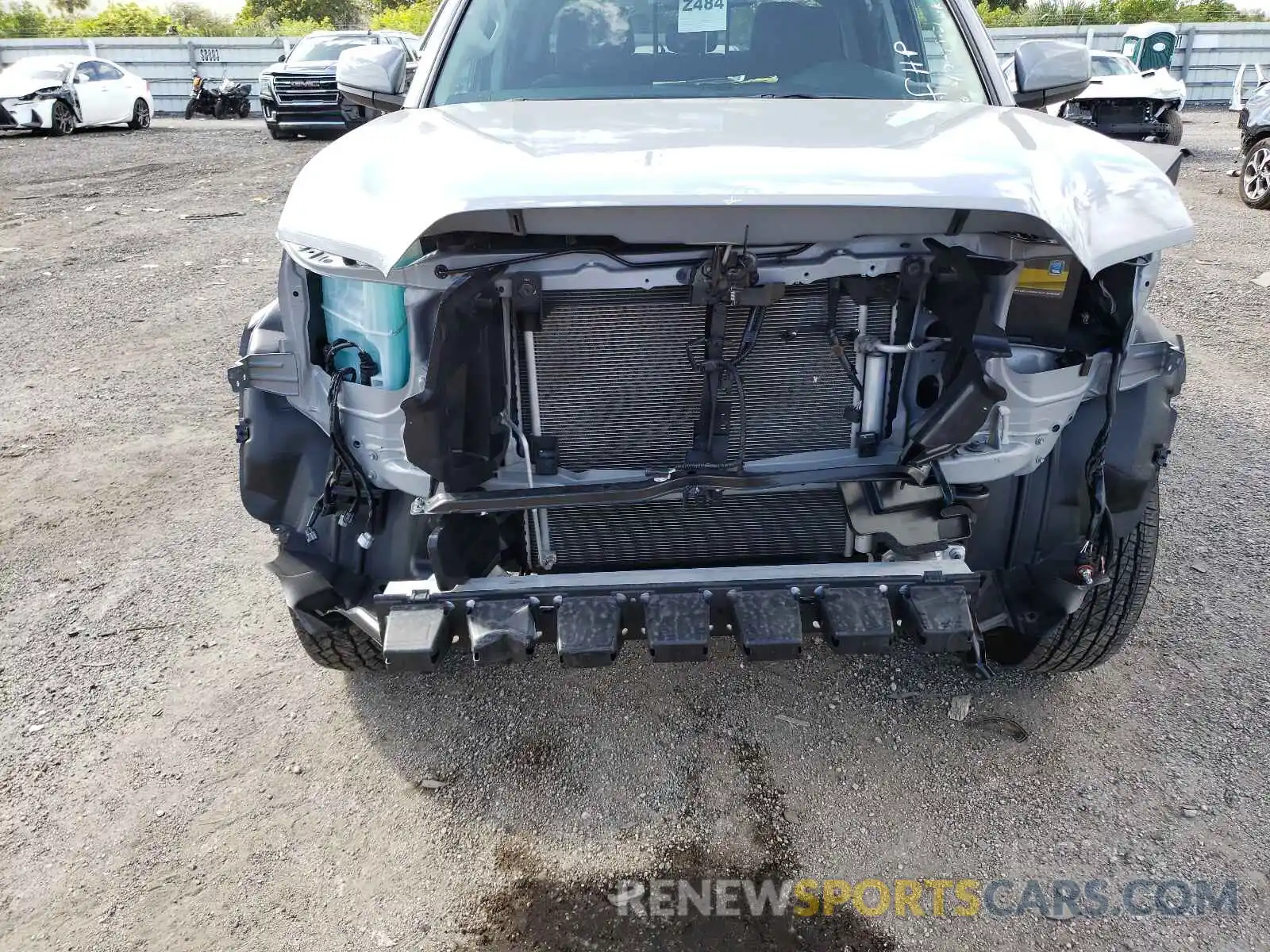 9 Photograph of a damaged car 3TYAZ5CN8MT005310 TOYOTA TACOMA 2021