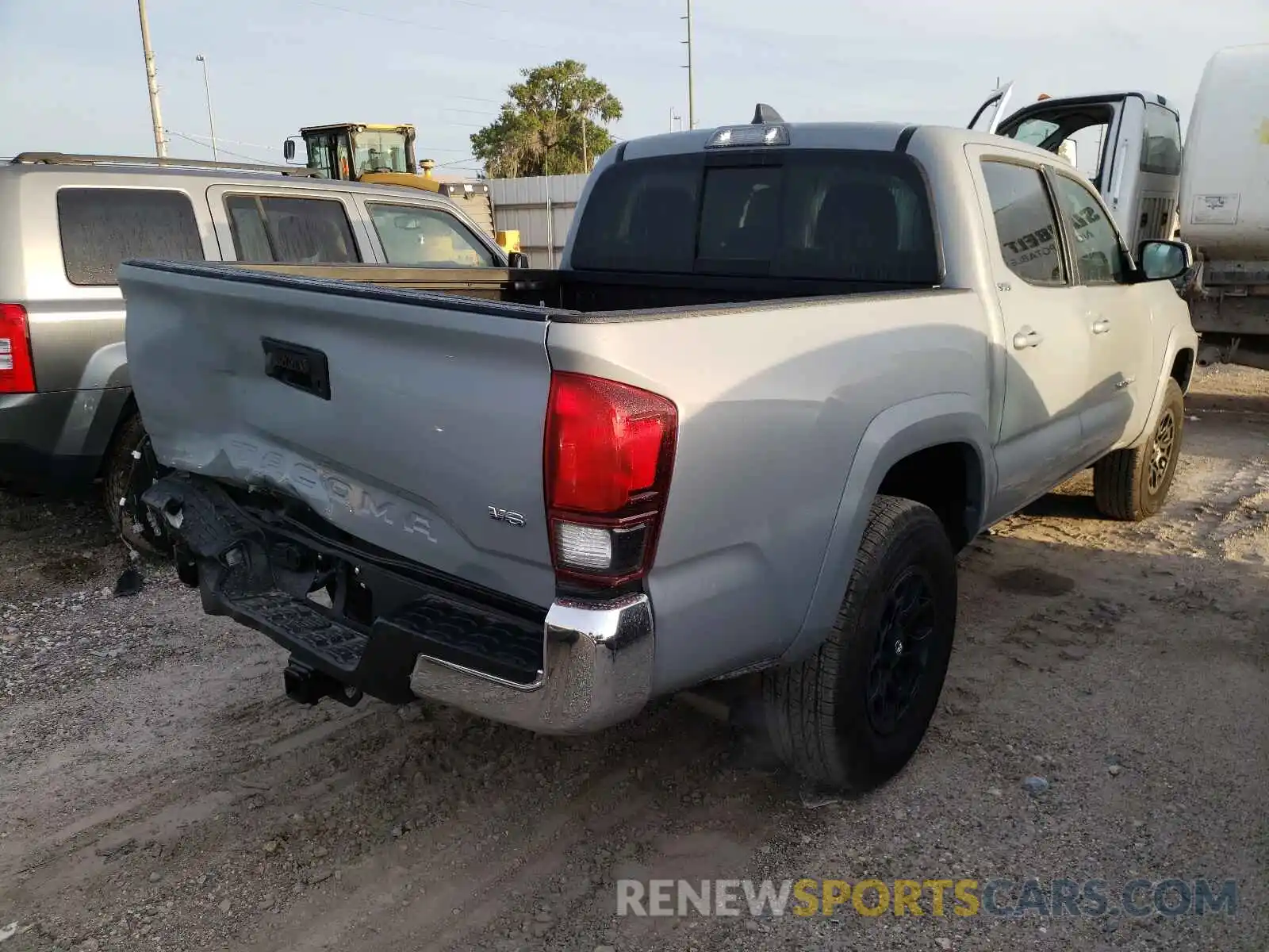 4 Photograph of a damaged car 3TYAZ5CN8MT007171 TOYOTA TACOMA 2021