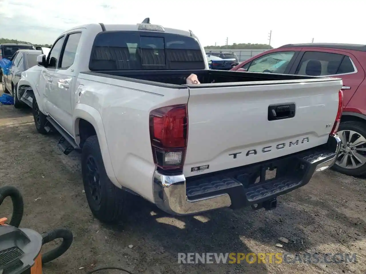 3 Photograph of a damaged car 3TYAZ5CN8MT007221 TOYOTA TACOMA 2021