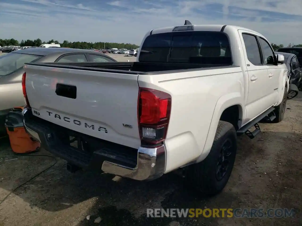 4 Photograph of a damaged car 3TYAZ5CN8MT007221 TOYOTA TACOMA 2021