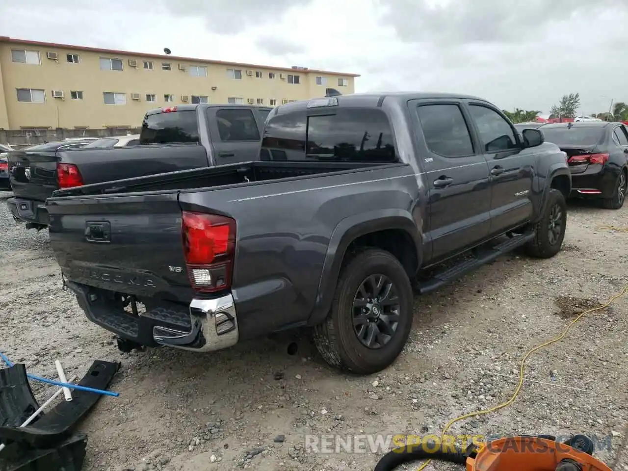 4 Photograph of a damaged car 3TYAZ5CNXMT011707 TOYOTA TACOMA 2021