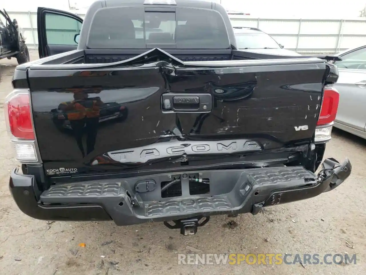 9 Photograph of a damaged car 3TYCZ5AN0MT010609 TOYOTA TACOMA 2021