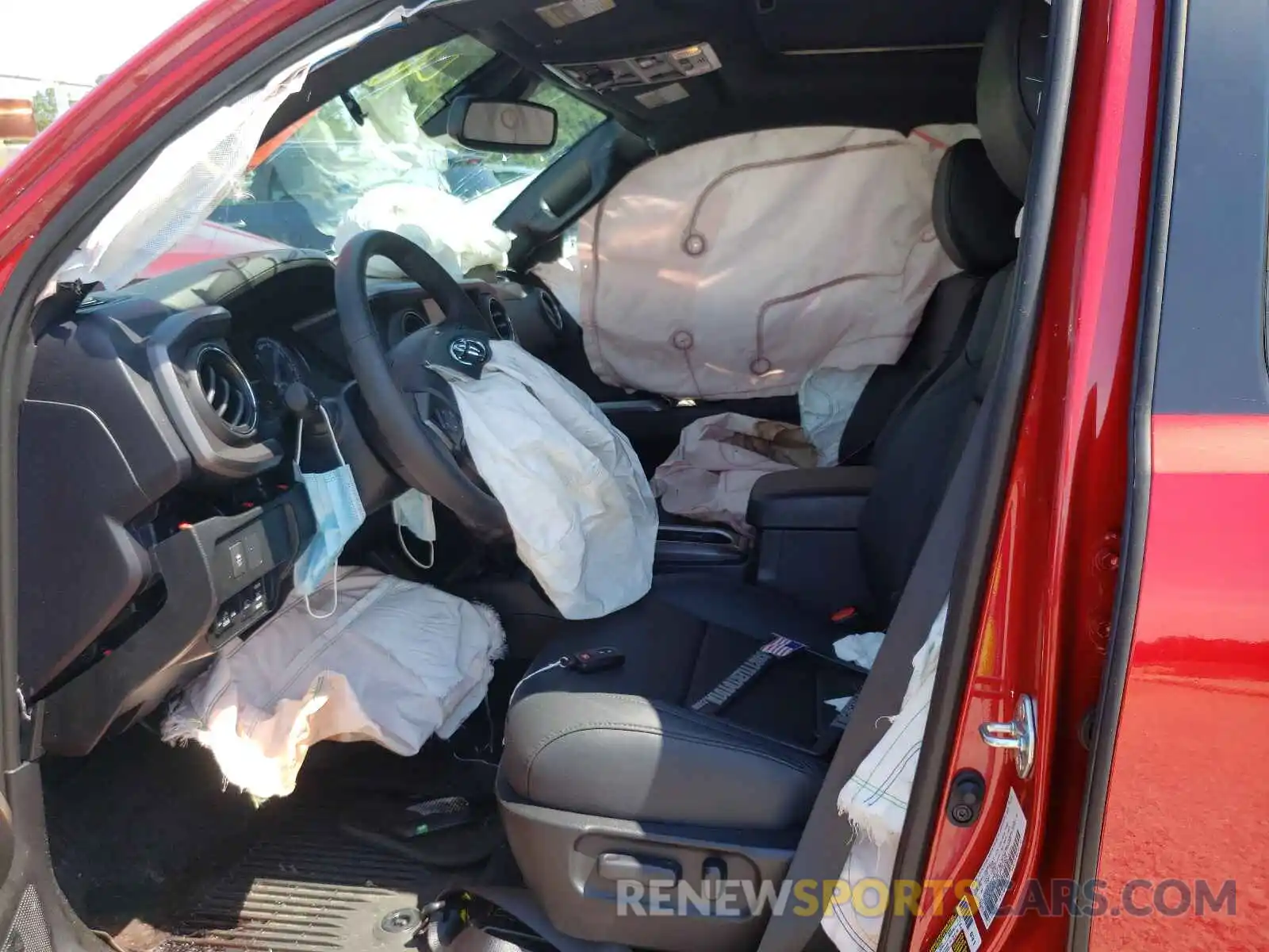 5 Photograph of a damaged car 3TYCZ5AN0MT012974 TOYOTA TACOMA 2021