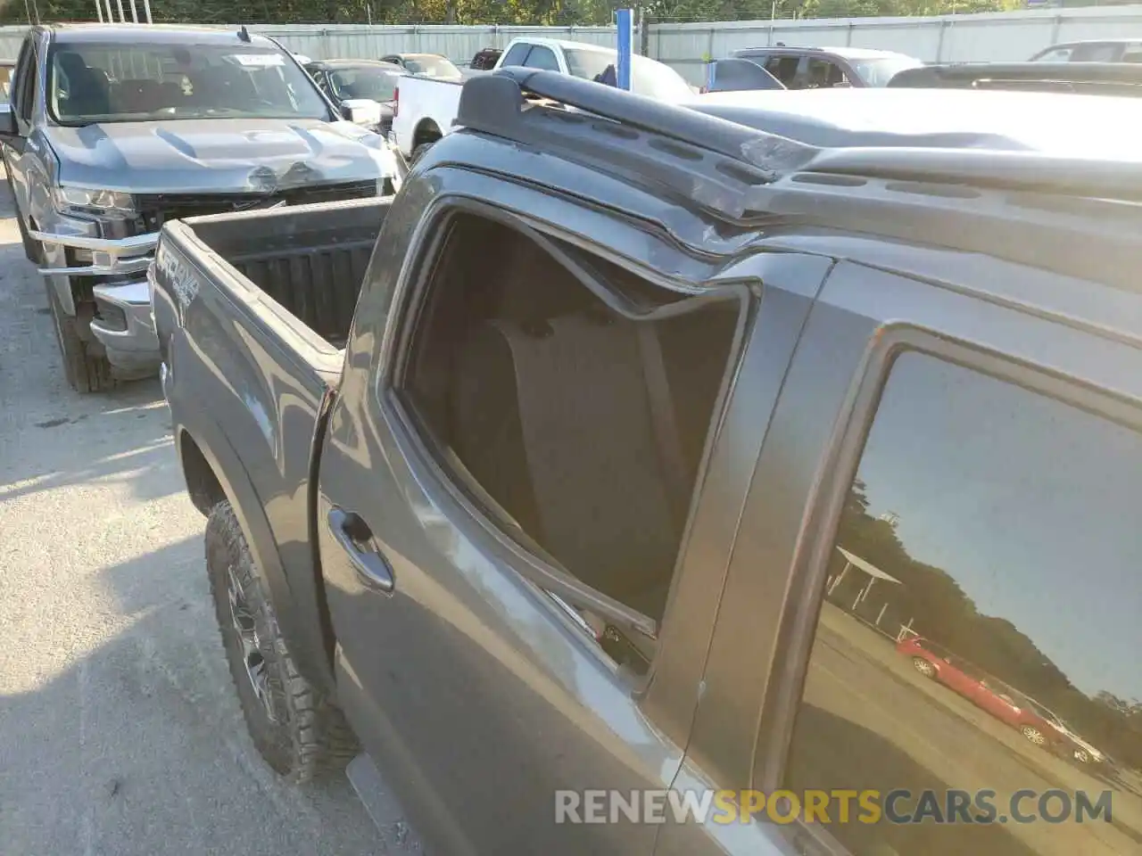 9 Photograph of a damaged car 3TYCZ5AN0MT013901 TOYOTA TACOMA 2021