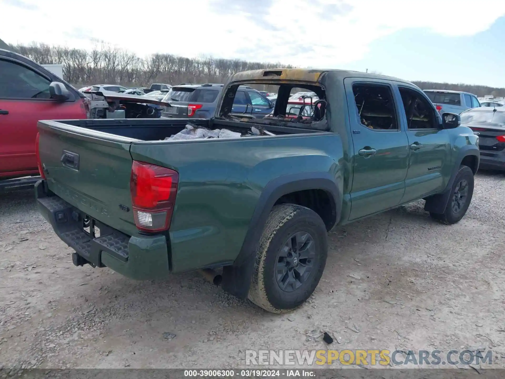 4 Photograph of a damaged car 3TYCZ5AN0MT043352 TOYOTA TACOMA 2021