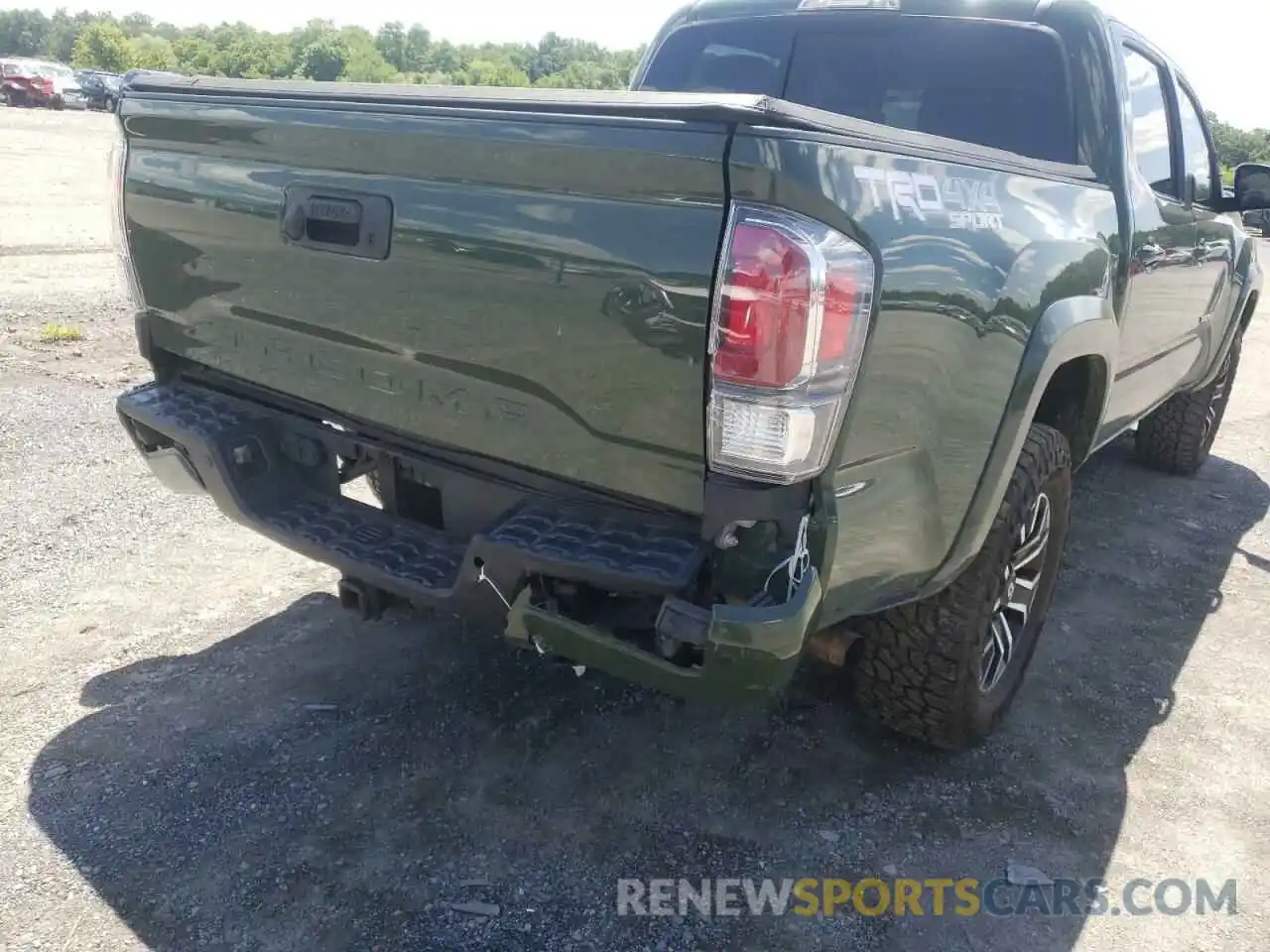 9 Photograph of a damaged car 3TYCZ5AN1MT008772 TOYOTA TACOMA 2021