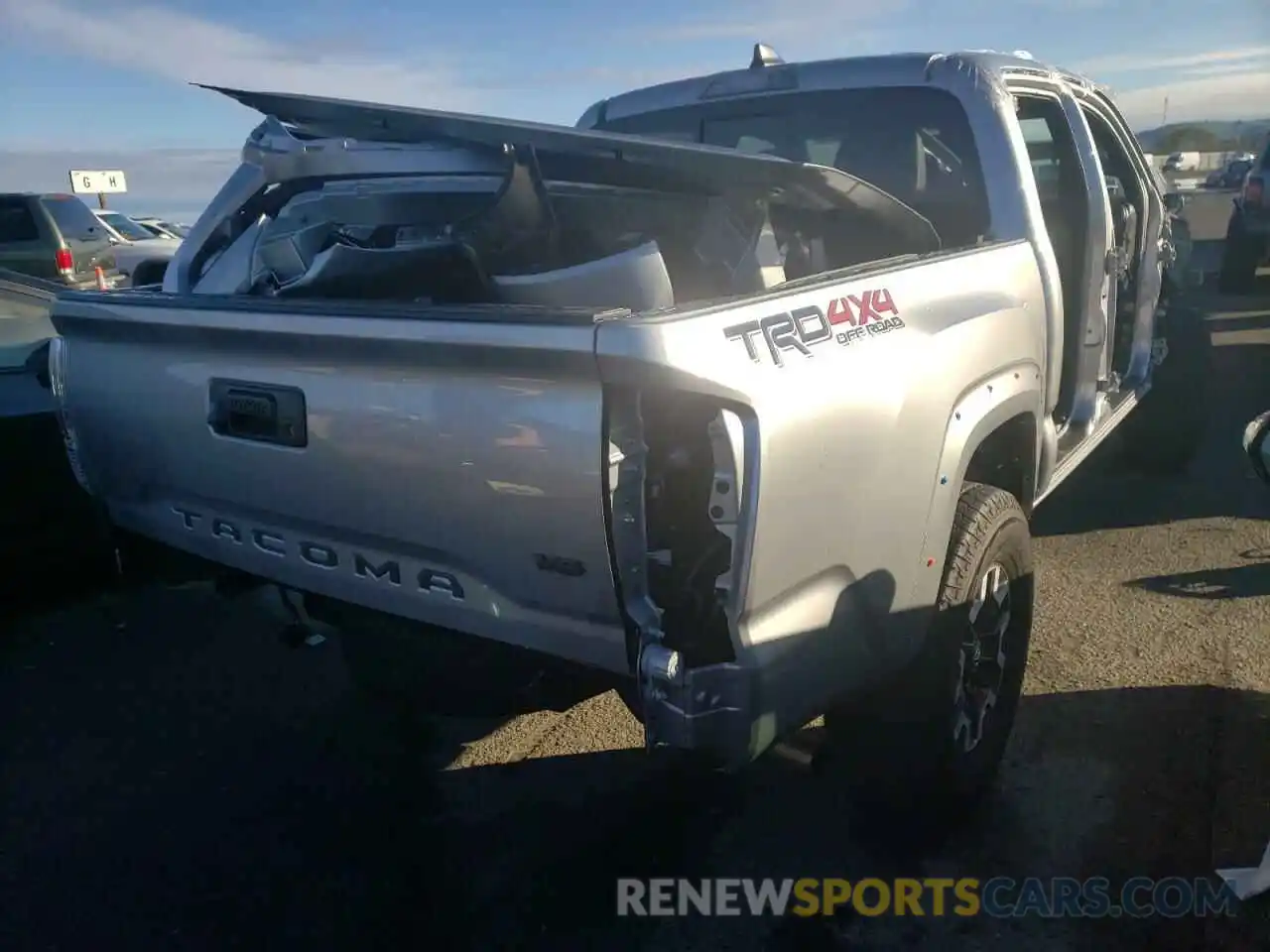 4 Photograph of a damaged car 3TYCZ5AN1MT022493 TOYOTA TACOMA 2021