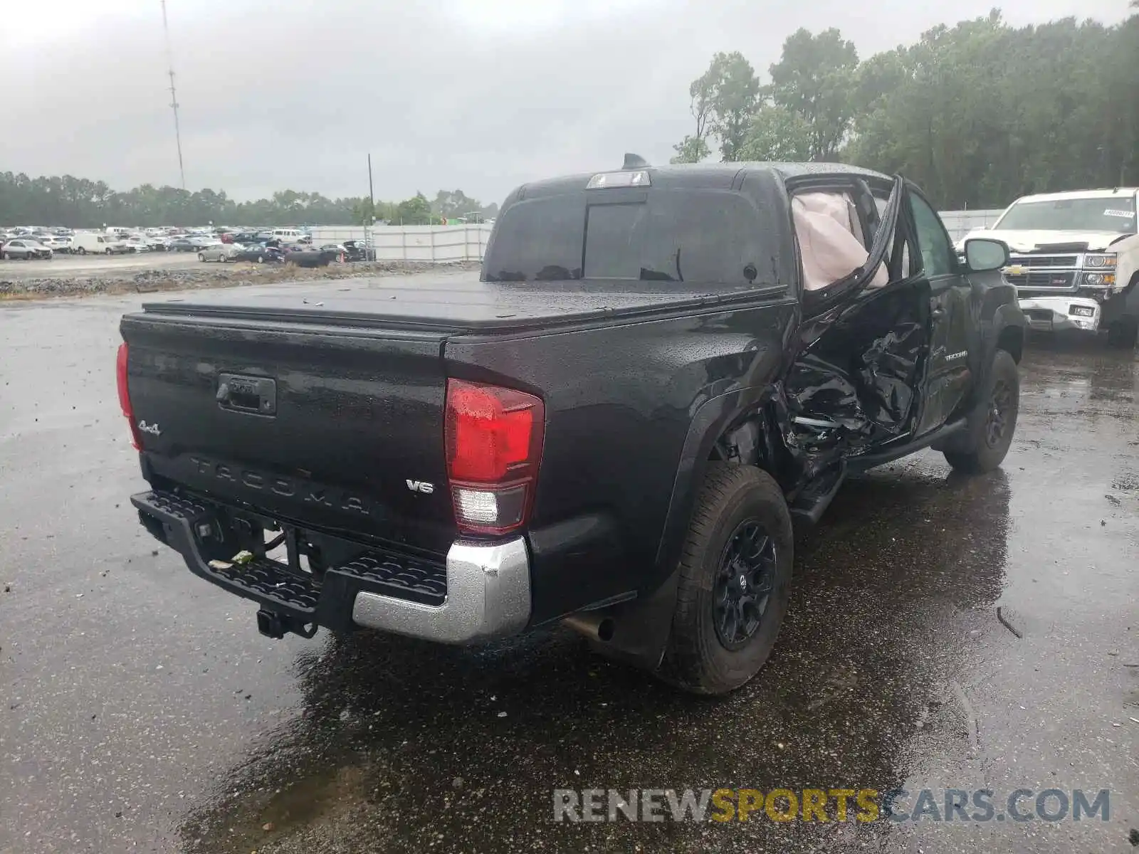 4 Photograph of a damaged car 3TYCZ5AN1MT033820 TOYOTA TACOMA 2021