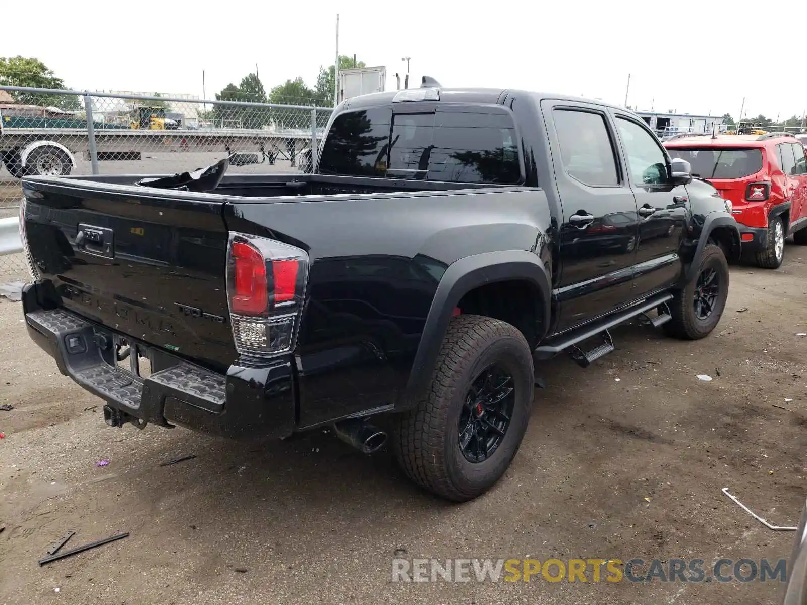 4 Photograph of a damaged car 3TYCZ5AN1MT038502 TOYOTA TACOMA 2021