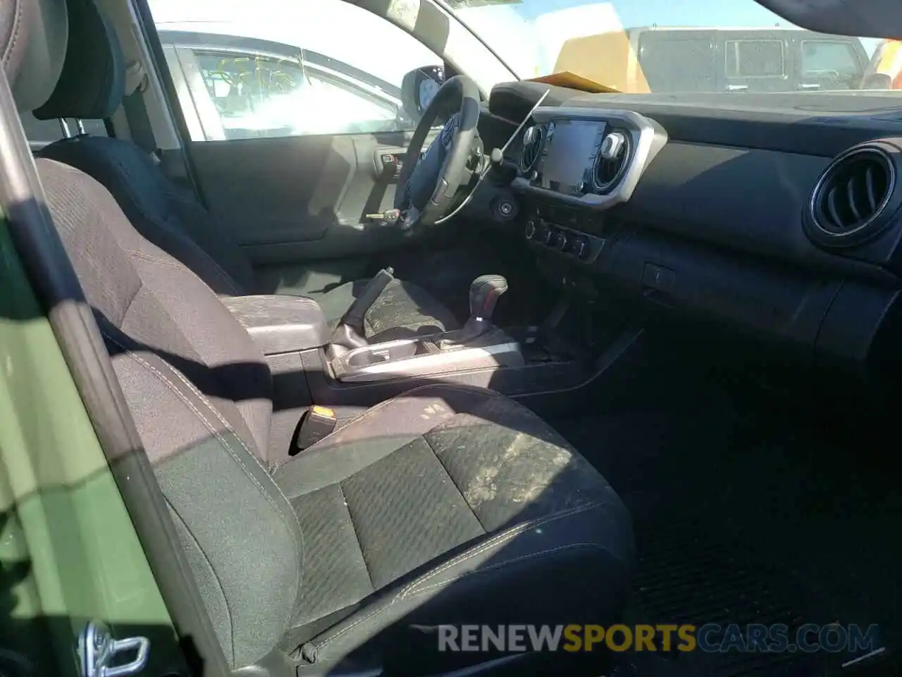 5 Photograph of a damaged car 3TYCZ5AN1MT046650 TOYOTA TACOMA 2021