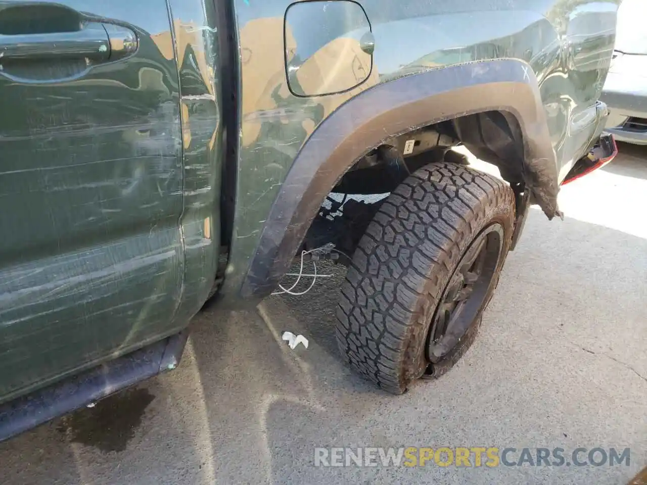 9 Photograph of a damaged car 3TYCZ5AN1MT046650 TOYOTA TACOMA 2021