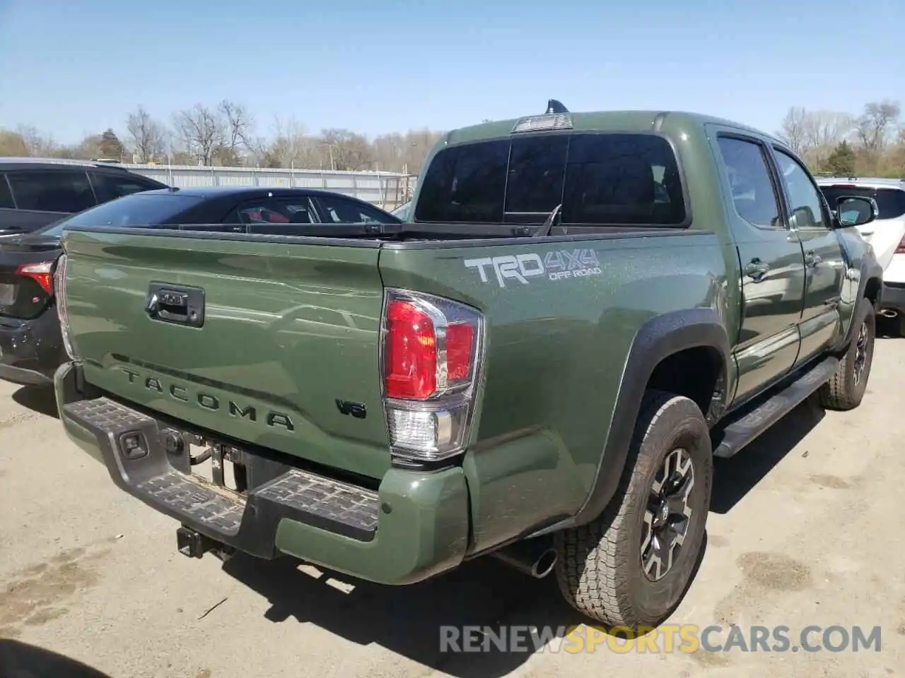 4 Photograph of a damaged car 3TYCZ5AN1MT051301 TOYOTA TACOMA 2021