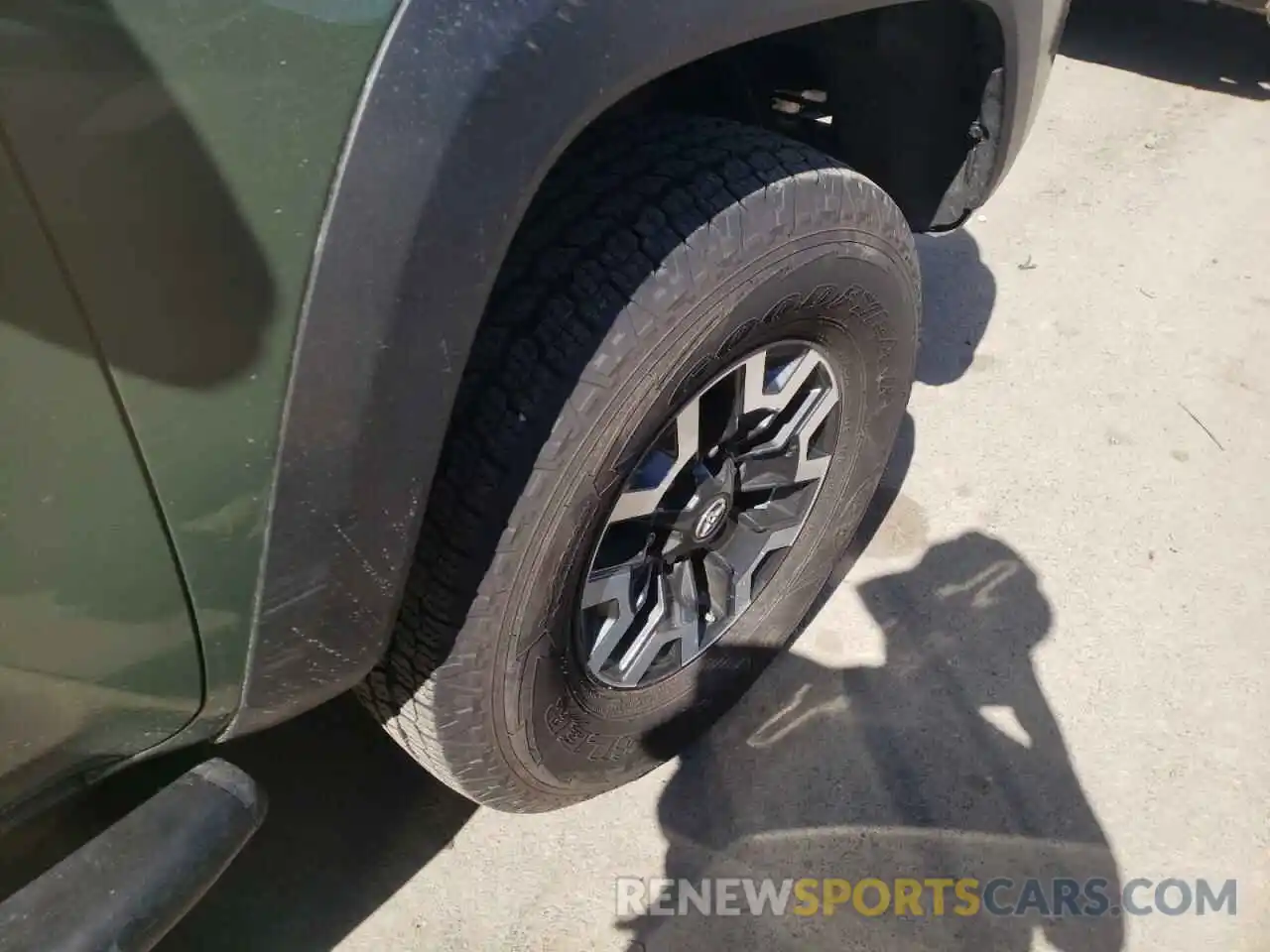 9 Photograph of a damaged car 3TYCZ5AN1MT051301 TOYOTA TACOMA 2021