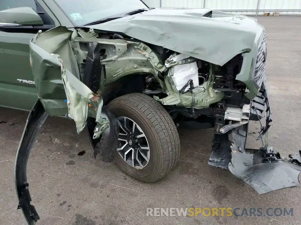 9 Photograph of a damaged car 3TYCZ5AN2MT011471 TOYOTA TACOMA 2021