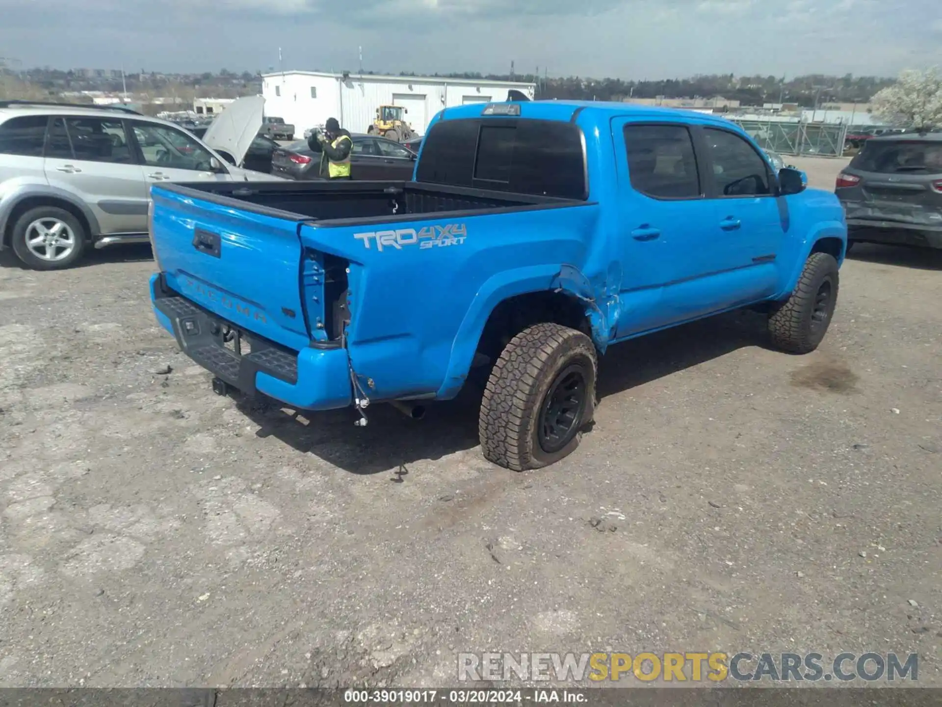 4 Photograph of a damaged car 3TYCZ5AN2MT022910 TOYOTA TACOMA 2021