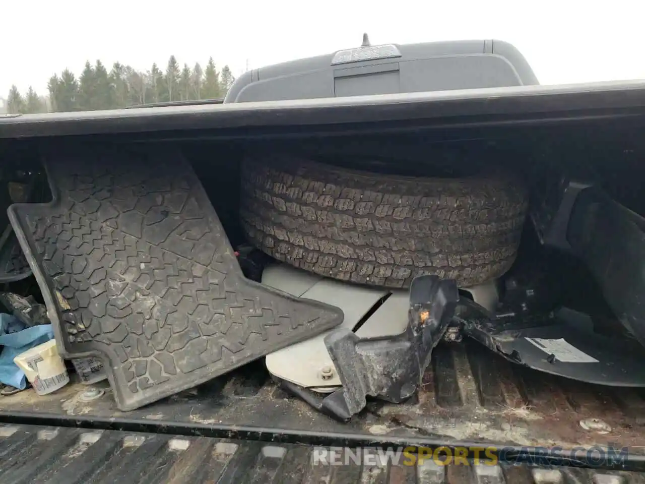 9 Photograph of a damaged car 3TYCZ5AN4MT022357 TOYOTA TACOMA 2021