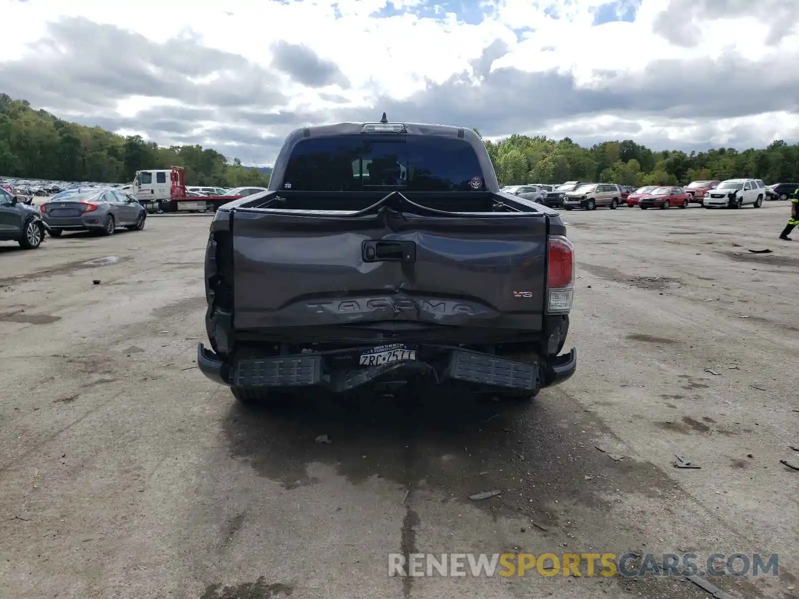 9 Photograph of a damaged car 3TYCZ5AN4MT035366 TOYOTA TACOMA 2021