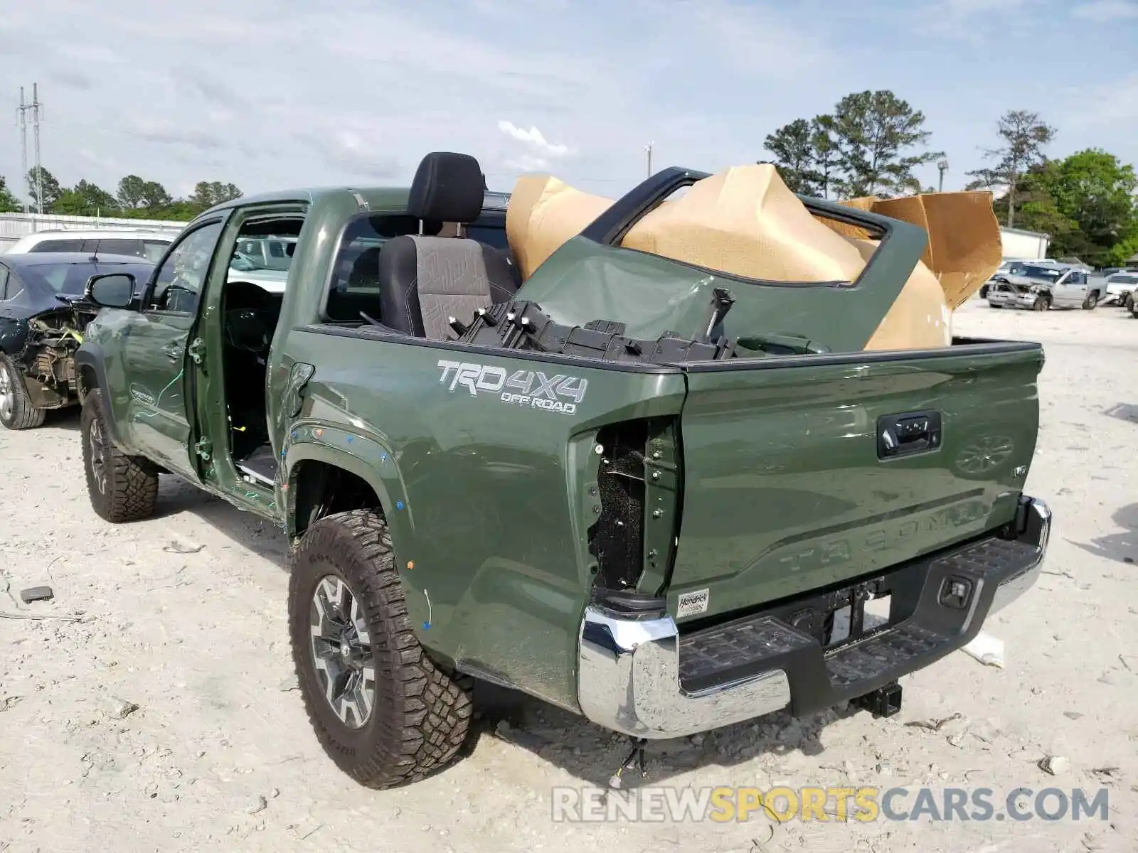 3 Photograph of a damaged car 3TYCZ5AN5MT019273 TOYOTA TACOMA 2021