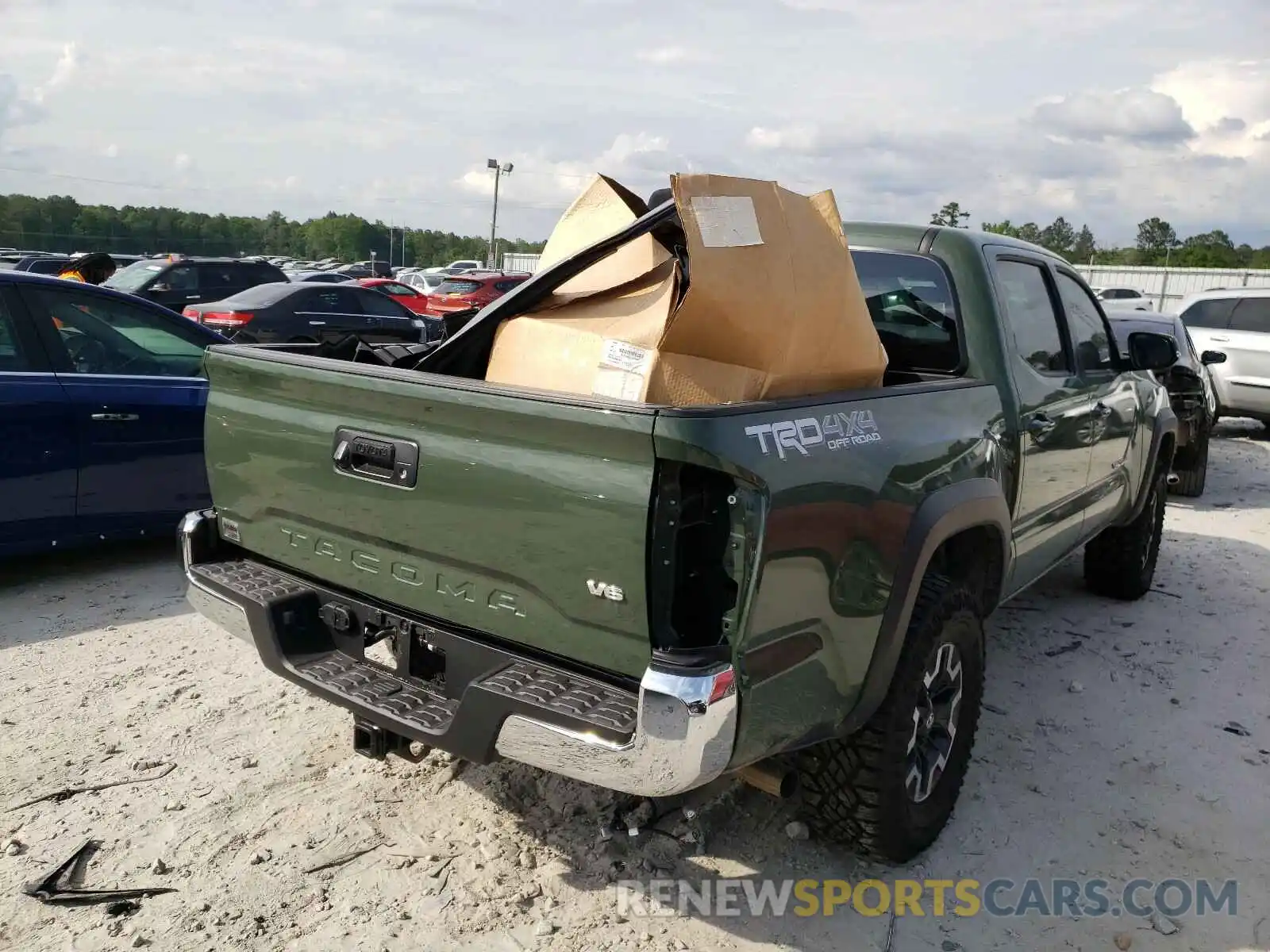 4 Photograph of a damaged car 3TYCZ5AN5MT019273 TOYOTA TACOMA 2021