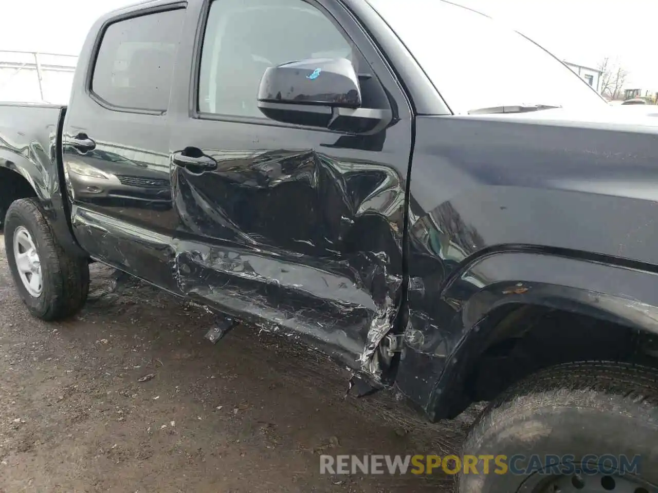 9 Photograph of a damaged car 3TYCZ5AN5MT022934 TOYOTA TACOMA 2021