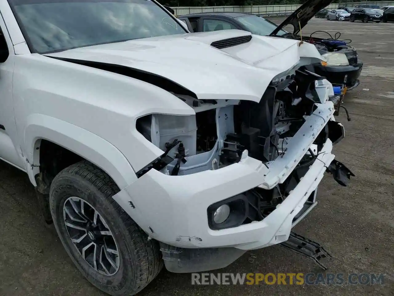 9 Photograph of a damaged car 3TYCZ5AN5MT029432 TOYOTA TACOMA 2021