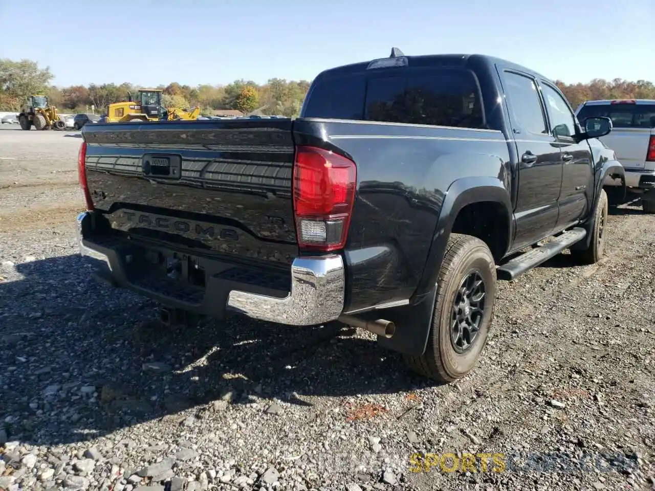 4 Photograph of a damaged car 3TYCZ5AN5MT033996 TOYOTA TACOMA 2021