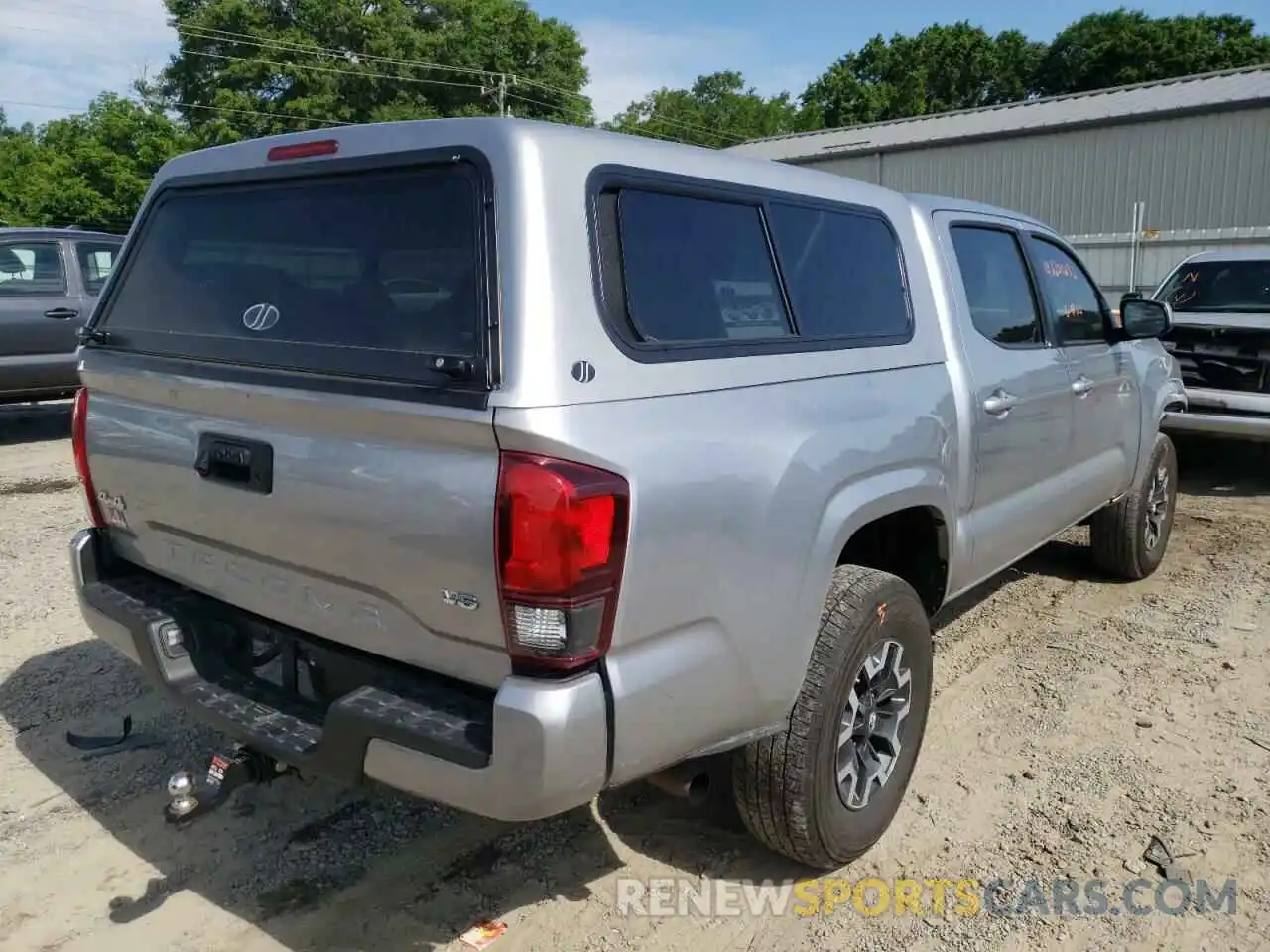 4 Photograph of a damaged car 3TYCZ5AN5MT046683 TOYOTA TACOMA 2021