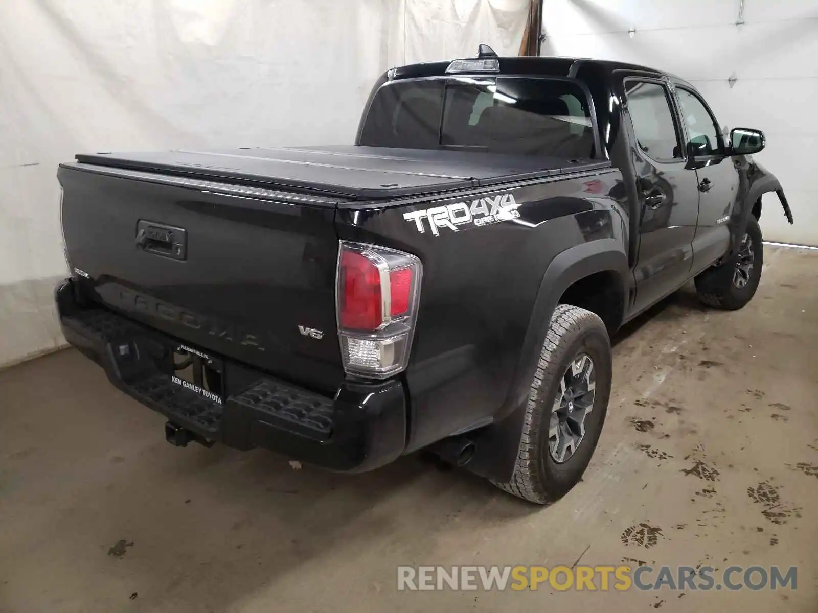 4 Photograph of a damaged car 3TYCZ5AN5MT050118 TOYOTA TACOMA 2021