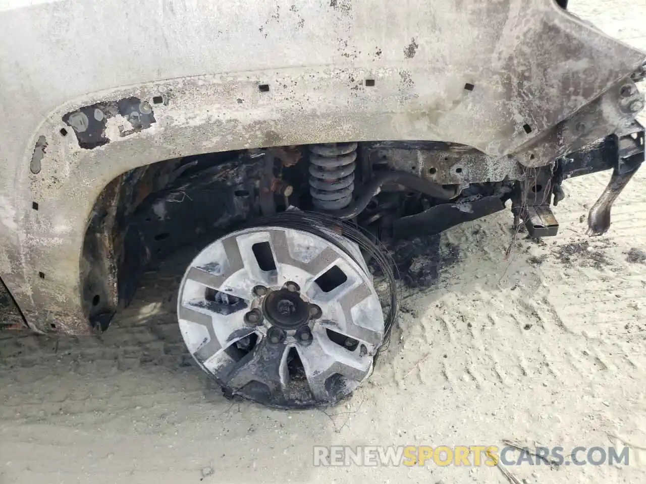 9 Photograph of a damaged car 3TYCZ5AN6MT010968 TOYOTA TACOMA 2021