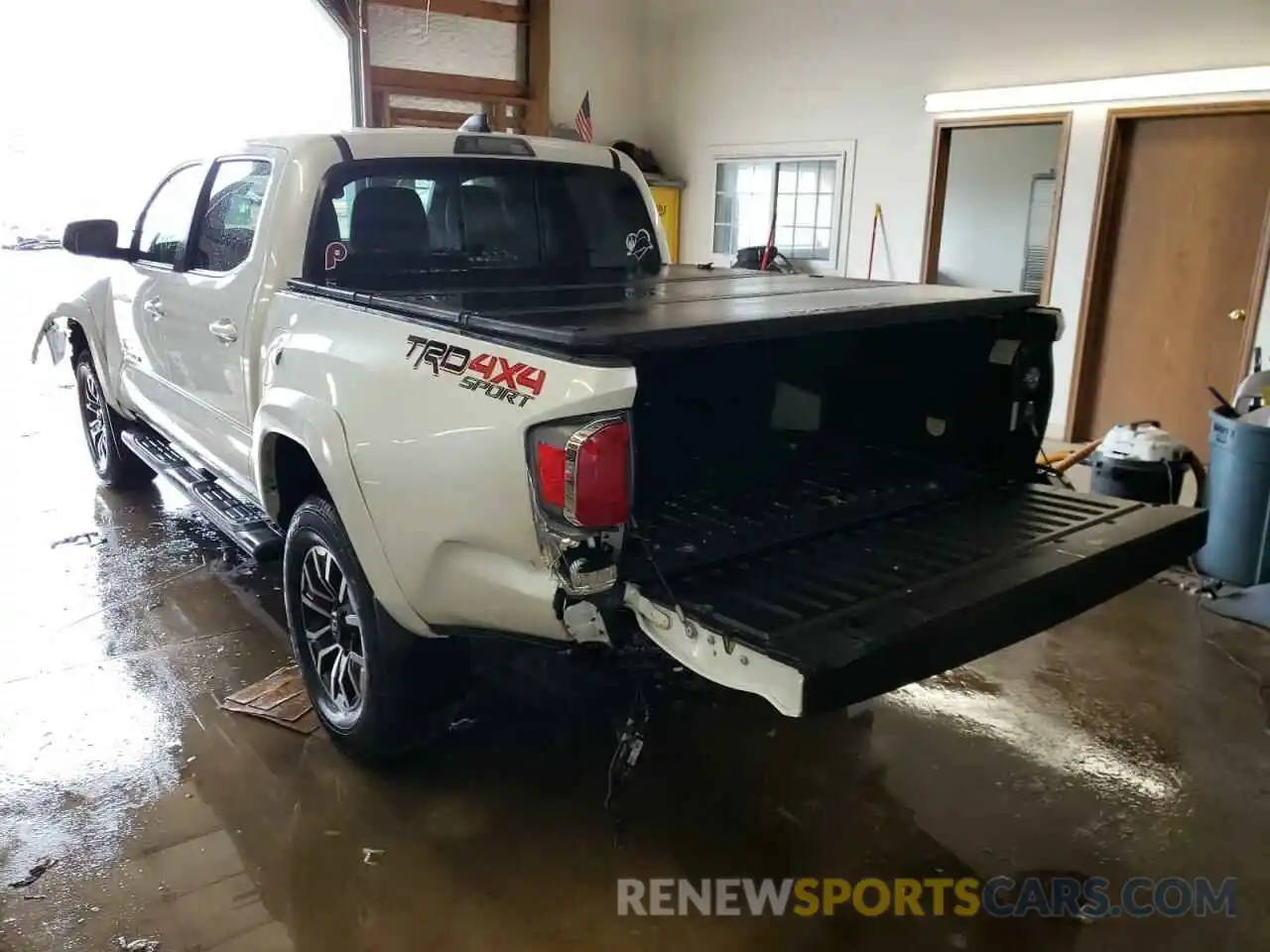 3 Photograph of a damaged car 3TYCZ5AN6MT022330 TOYOTA TACOMA 2021