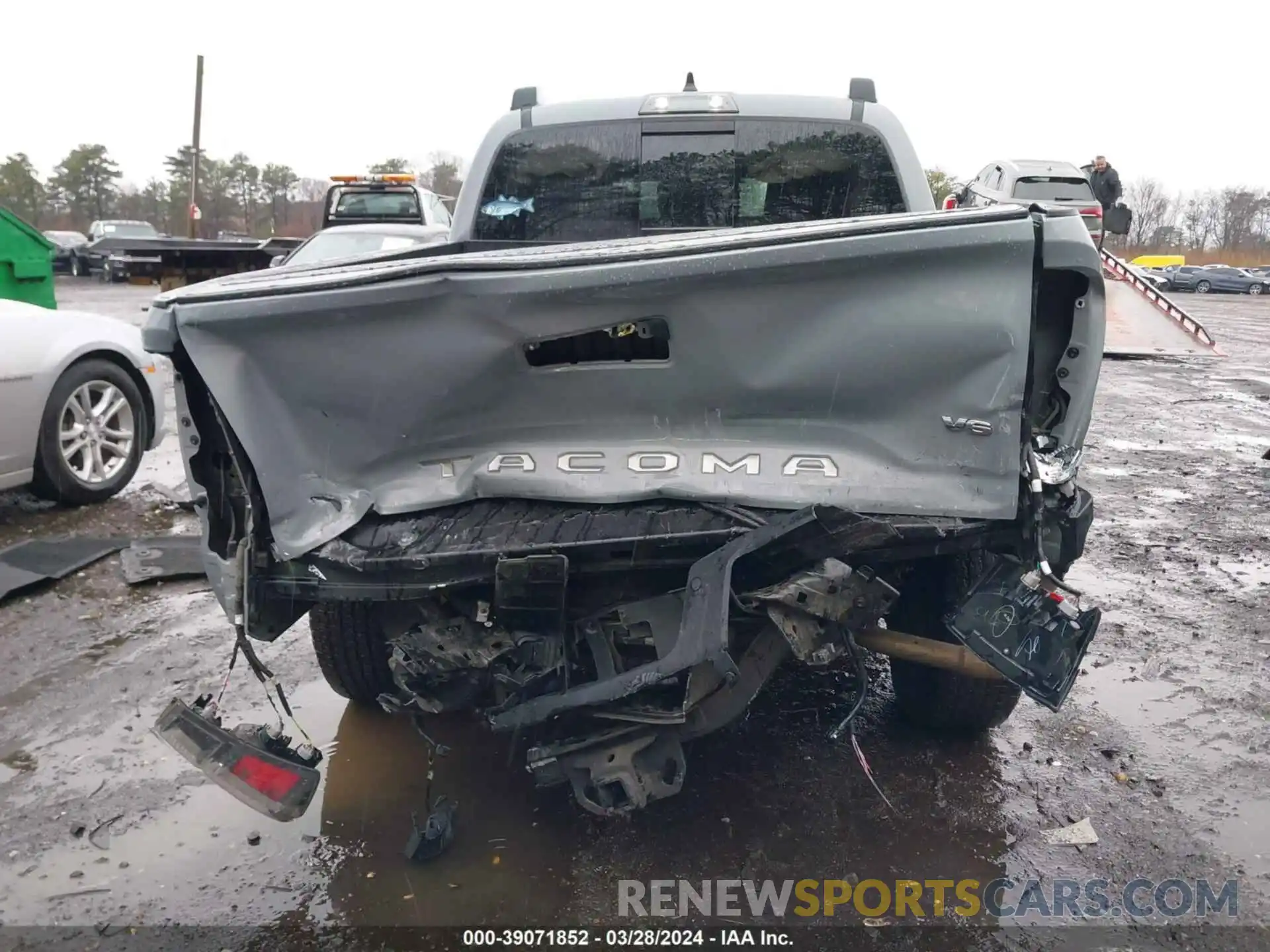 17 Photograph of a damaged car 3TYCZ5AN6MT031464 TOYOTA TACOMA 2021