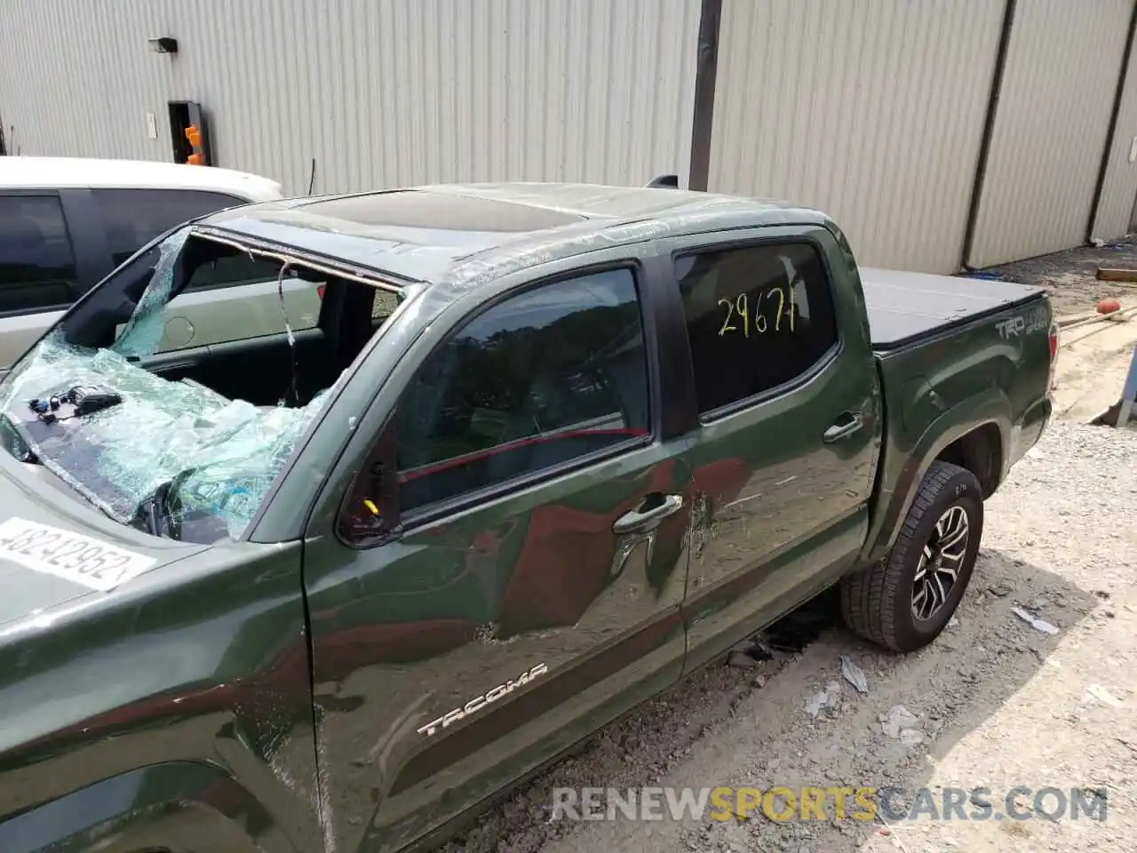 9 Photograph of a damaged car 3TYCZ5AN6MT036020 TOYOTA TACOMA 2021