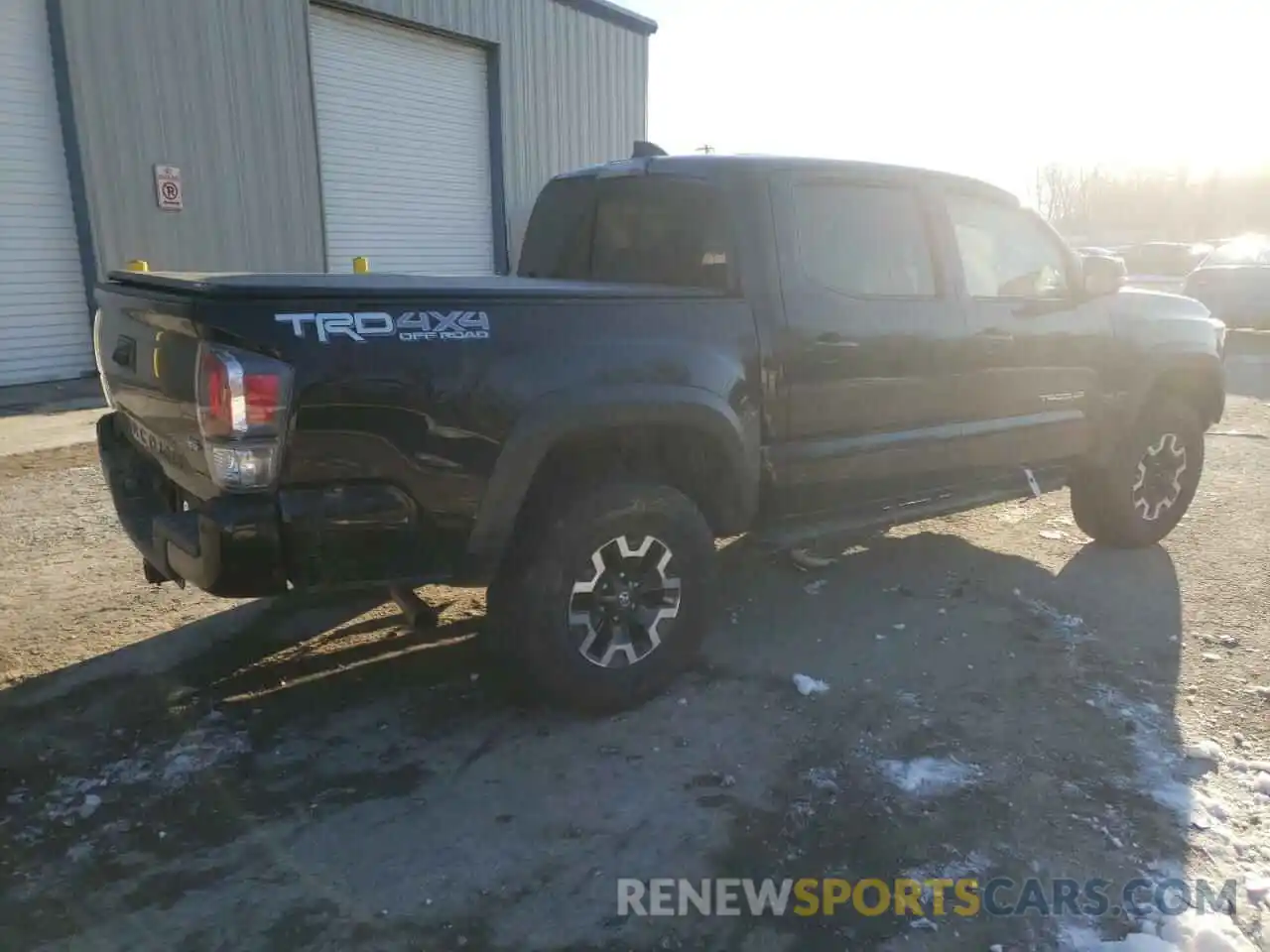 4 Photograph of a damaged car 3TYCZ5AN7MT013541 TOYOTA TACOMA 2021