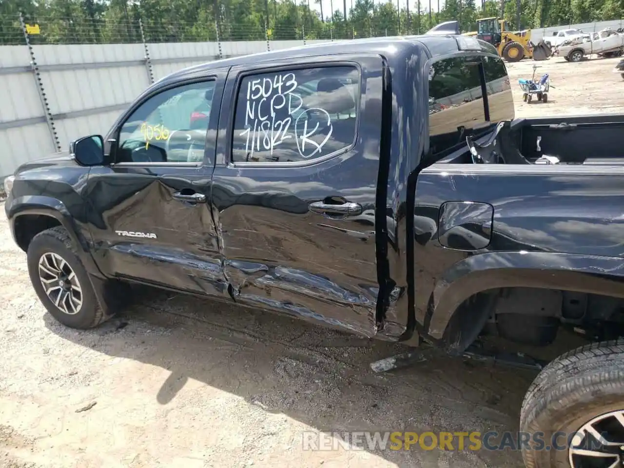 9 Photograph of a damaged car 3TYCZ5AN7MT019470 TOYOTA TACOMA 2021