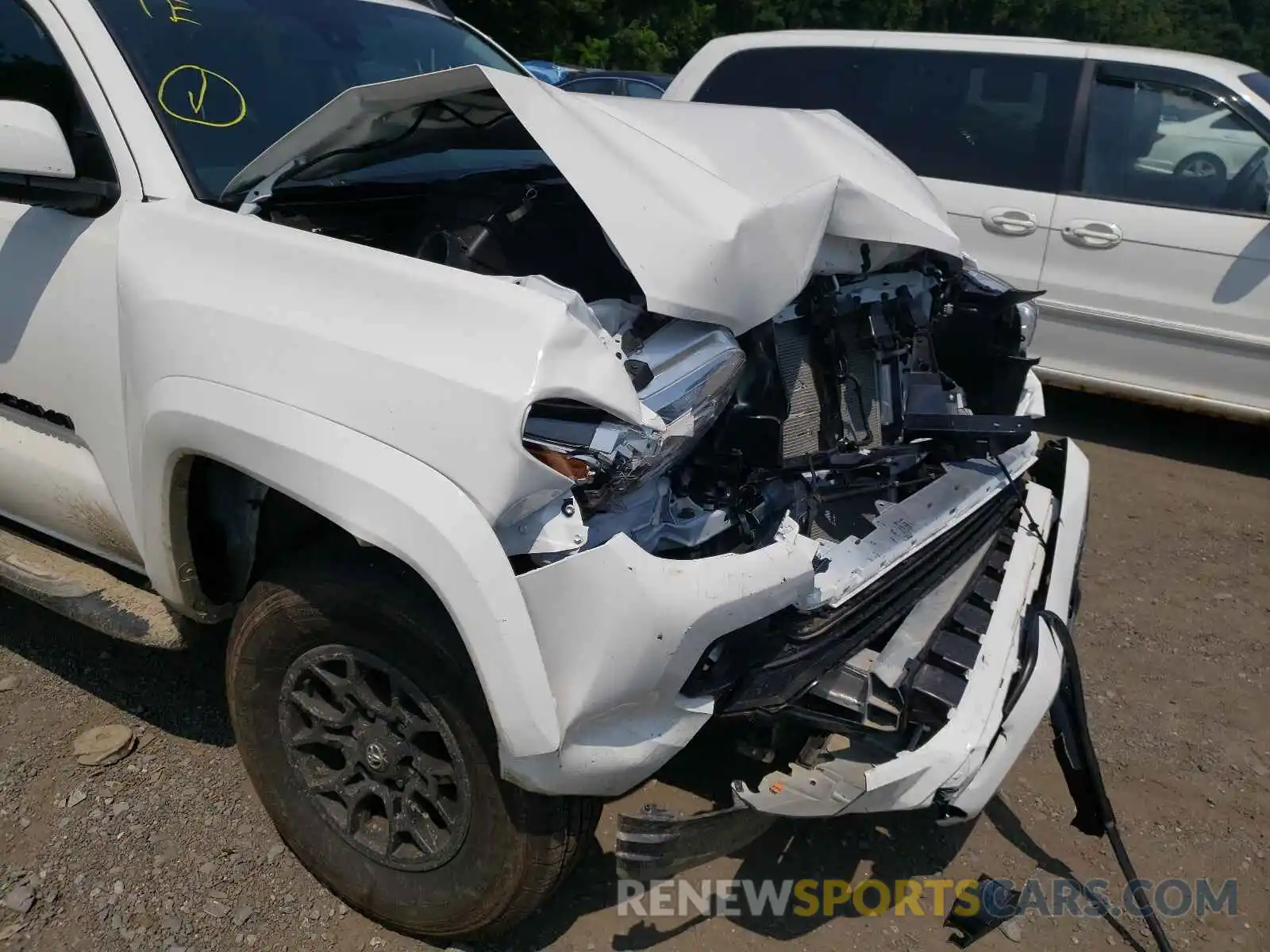 9 Photograph of a damaged car 3TYCZ5AN7MT024801 TOYOTA TACOMA 2021