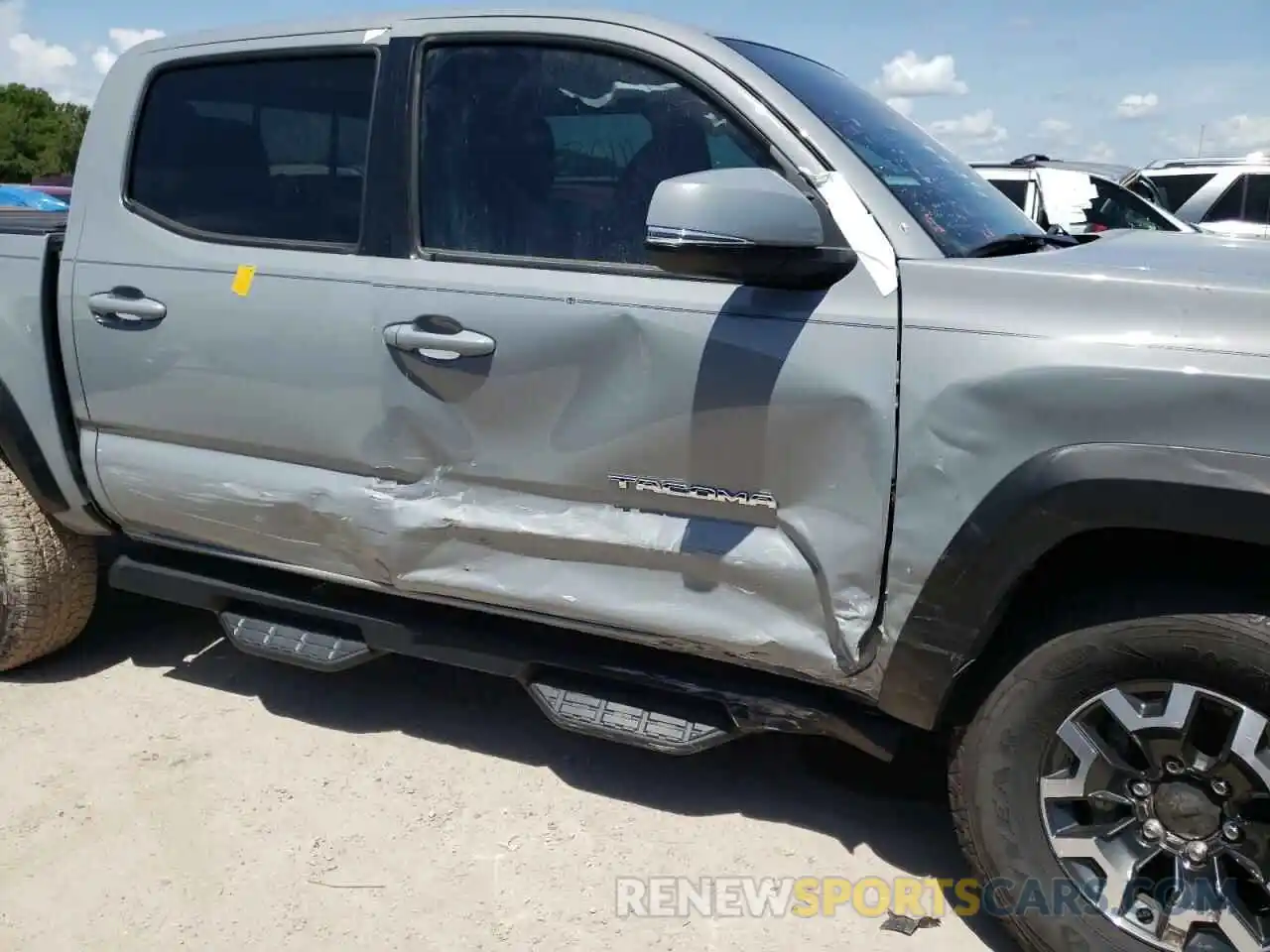 9 Photograph of a damaged car 3TYCZ5AN7MT038407 TOYOTA TACOMA 2021