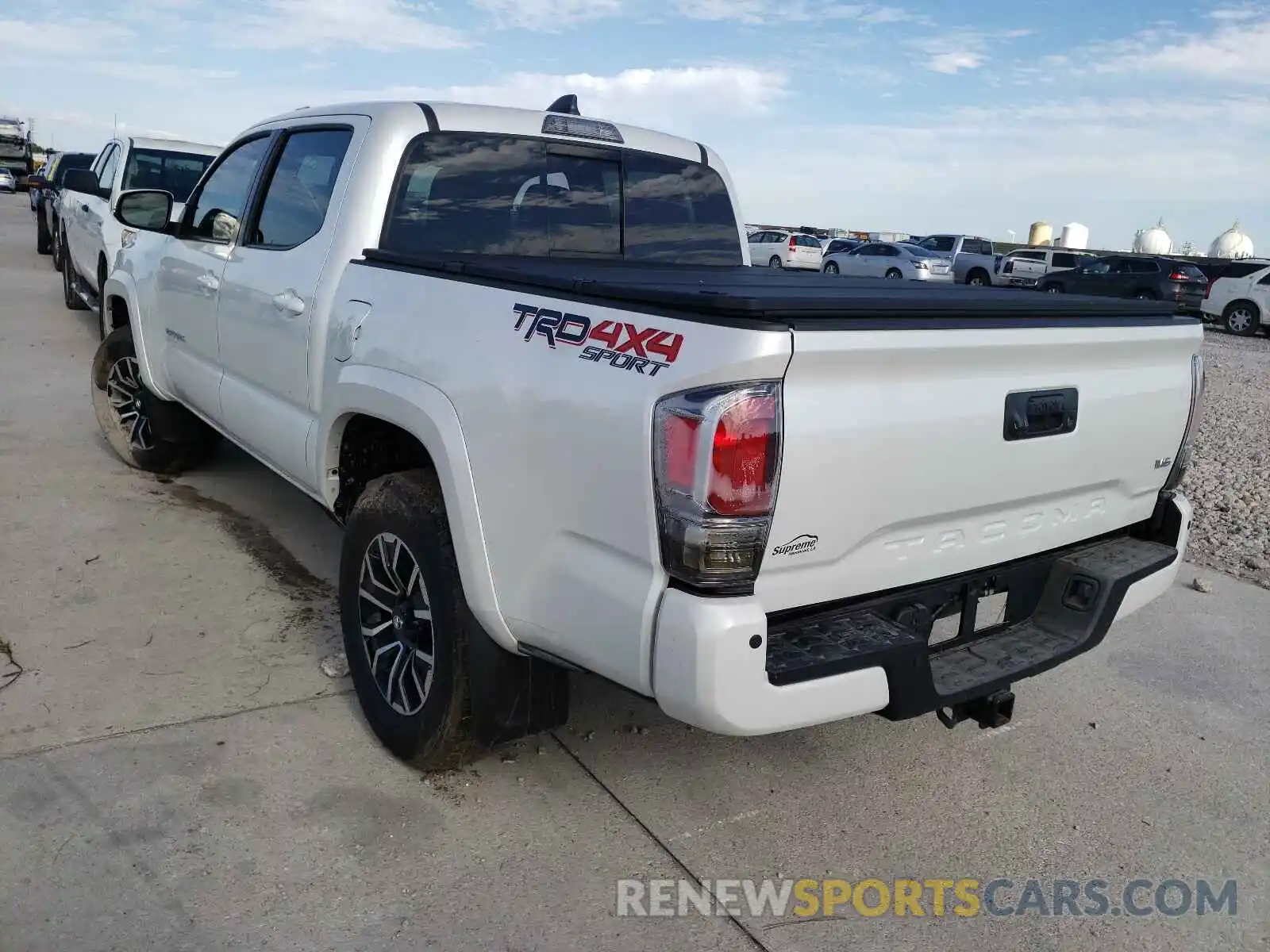 3 Photograph of a damaged car 3TYCZ5AN7MT038732 TOYOTA TACOMA 2021