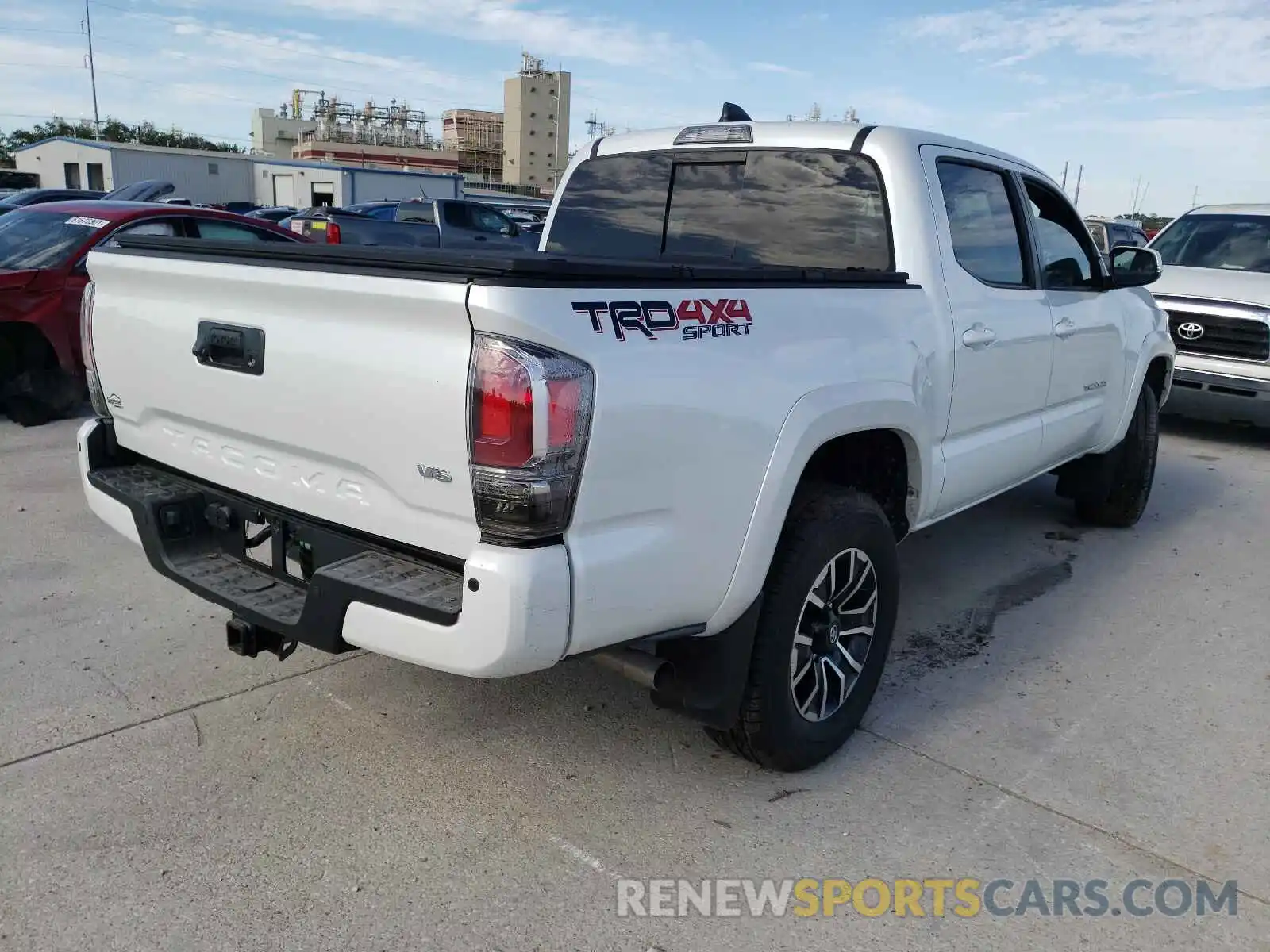 4 Photograph of a damaged car 3TYCZ5AN7MT038732 TOYOTA TACOMA 2021