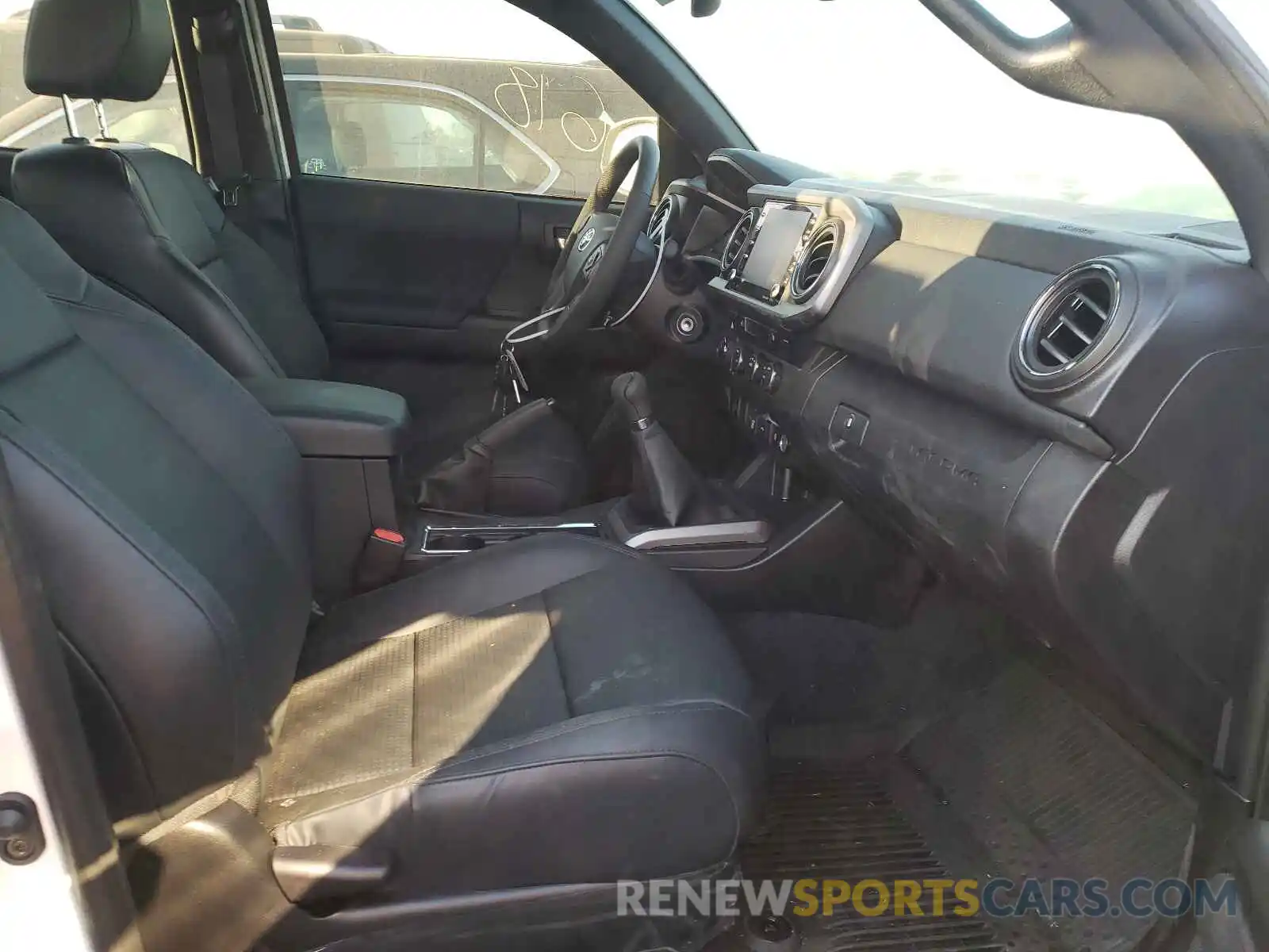 5 Photograph of a damaged car 3TYCZ5AN7MT047883 TOYOTA TACOMA 2021