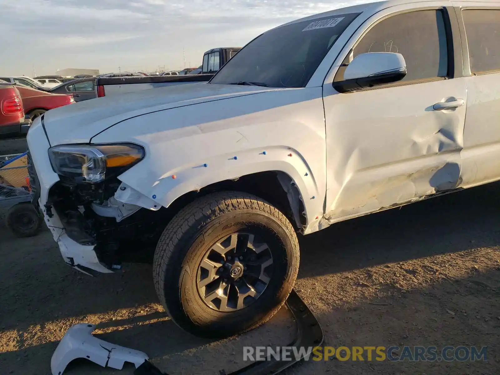 9 Photograph of a damaged car 3TYCZ5AN7MT047883 TOYOTA TACOMA 2021