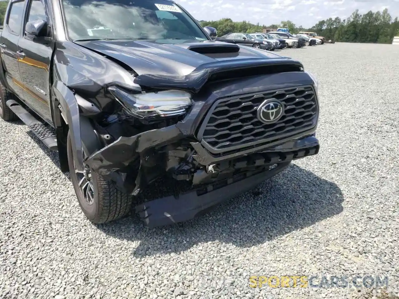 9 Photograph of a damaged car 3TYCZ5AN8MT014018 TOYOTA TACOMA 2021