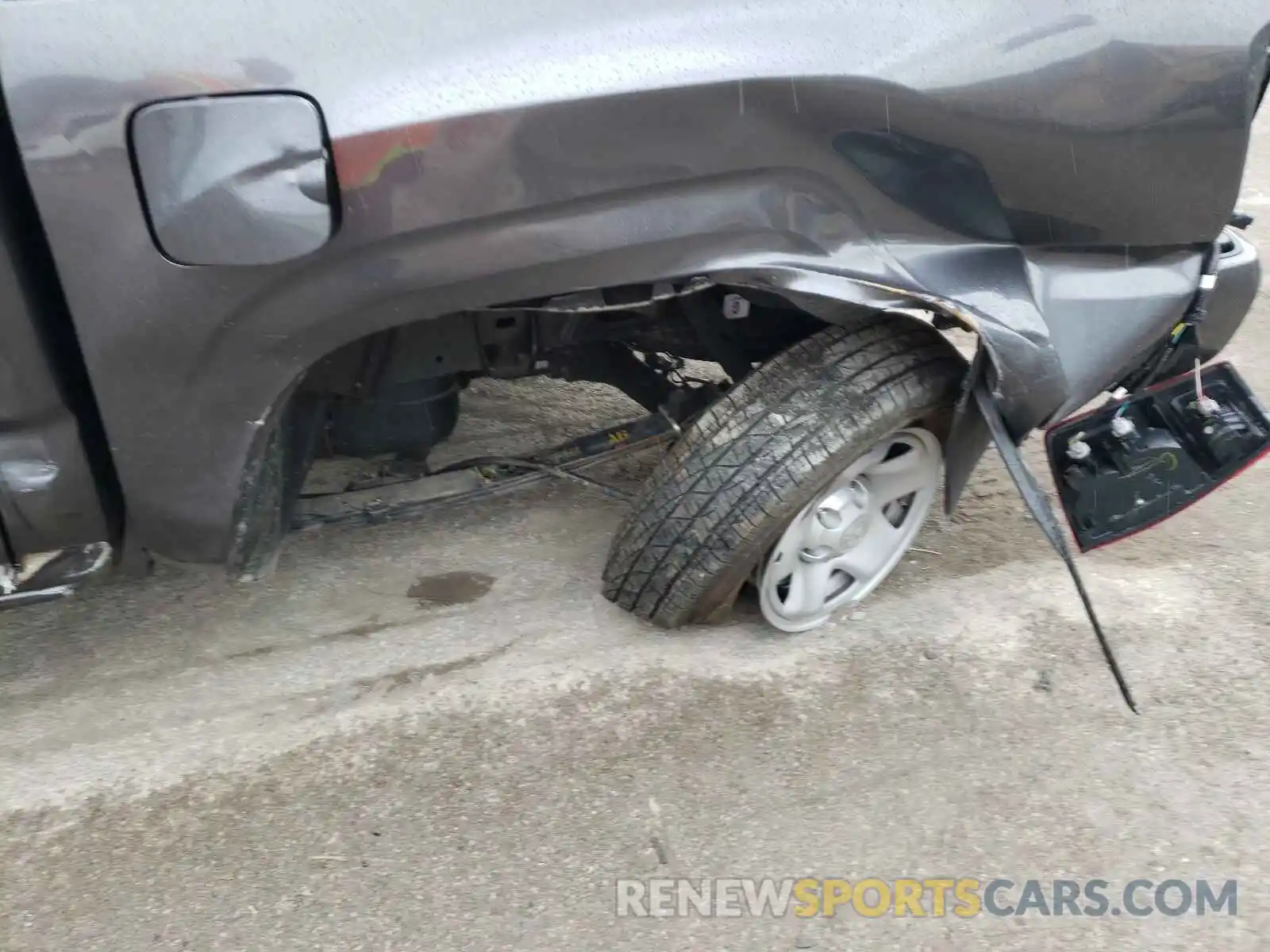 9 Photograph of a damaged car 3TYCZ5AN8MT035449 TOYOTA TACOMA 2021