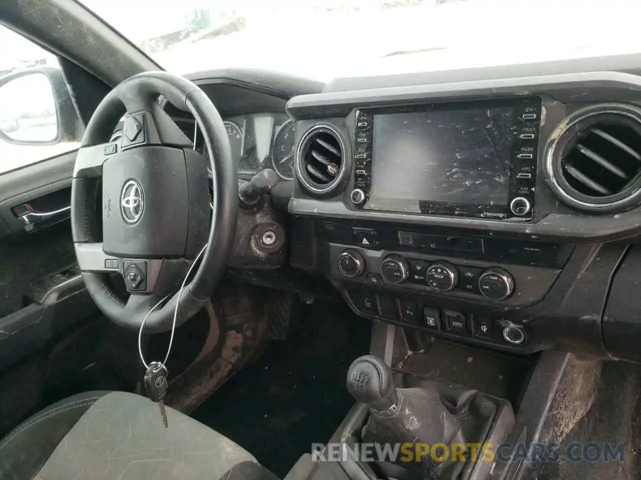 9 Photograph of a damaged car 3TYCZ5ANGMT026281 TOYOTA TACOMA 2021