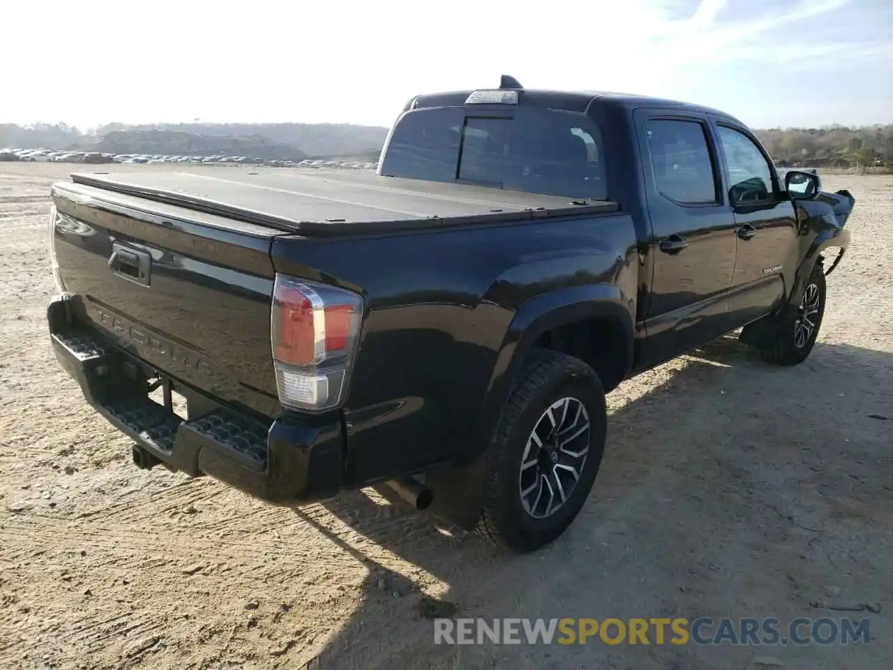 4 Photograph of a damaged car 3TYCZ5ANXMT012996 TOYOTA TACOMA 2021